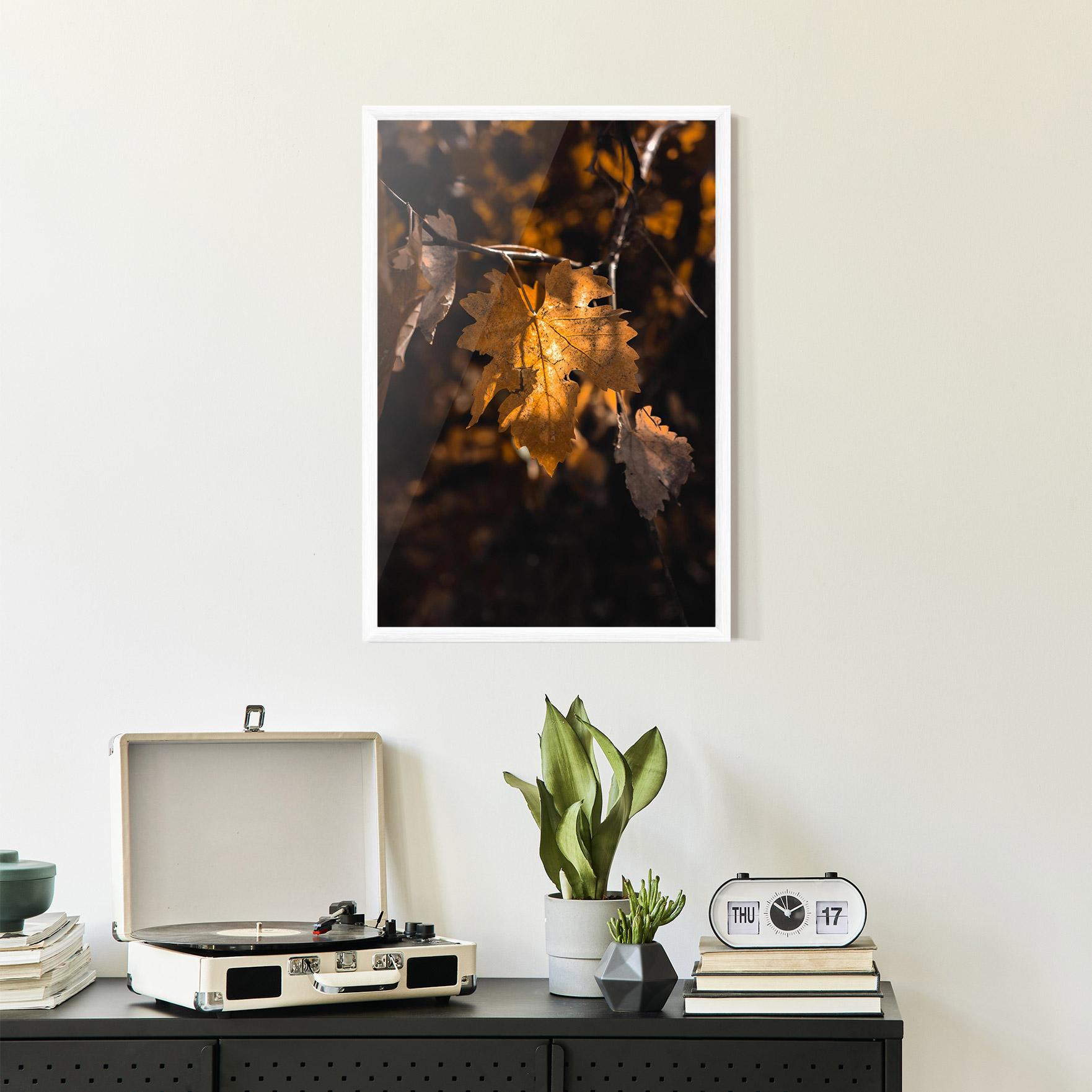 Рамкиран постер Autumn Brown Leaf mockup 2