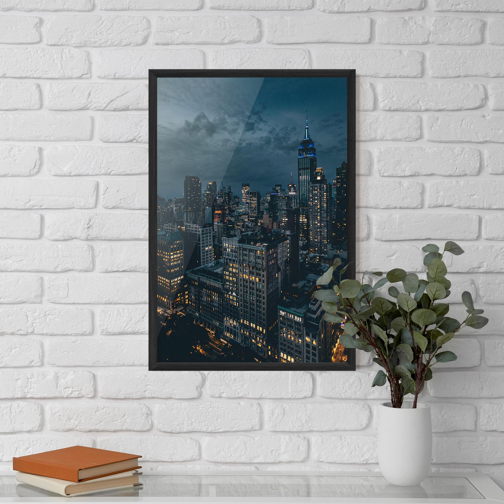 Рамкиран постер City Night mockup 5