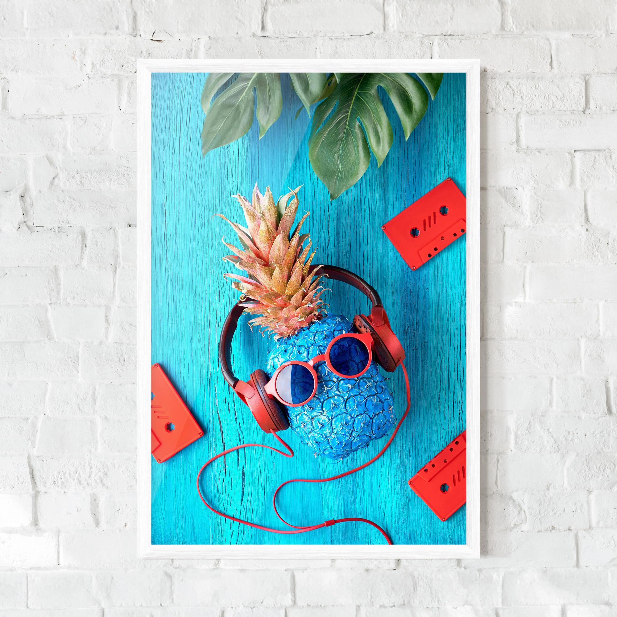 Рамкиран постер Pineapple On Blue mockup 0