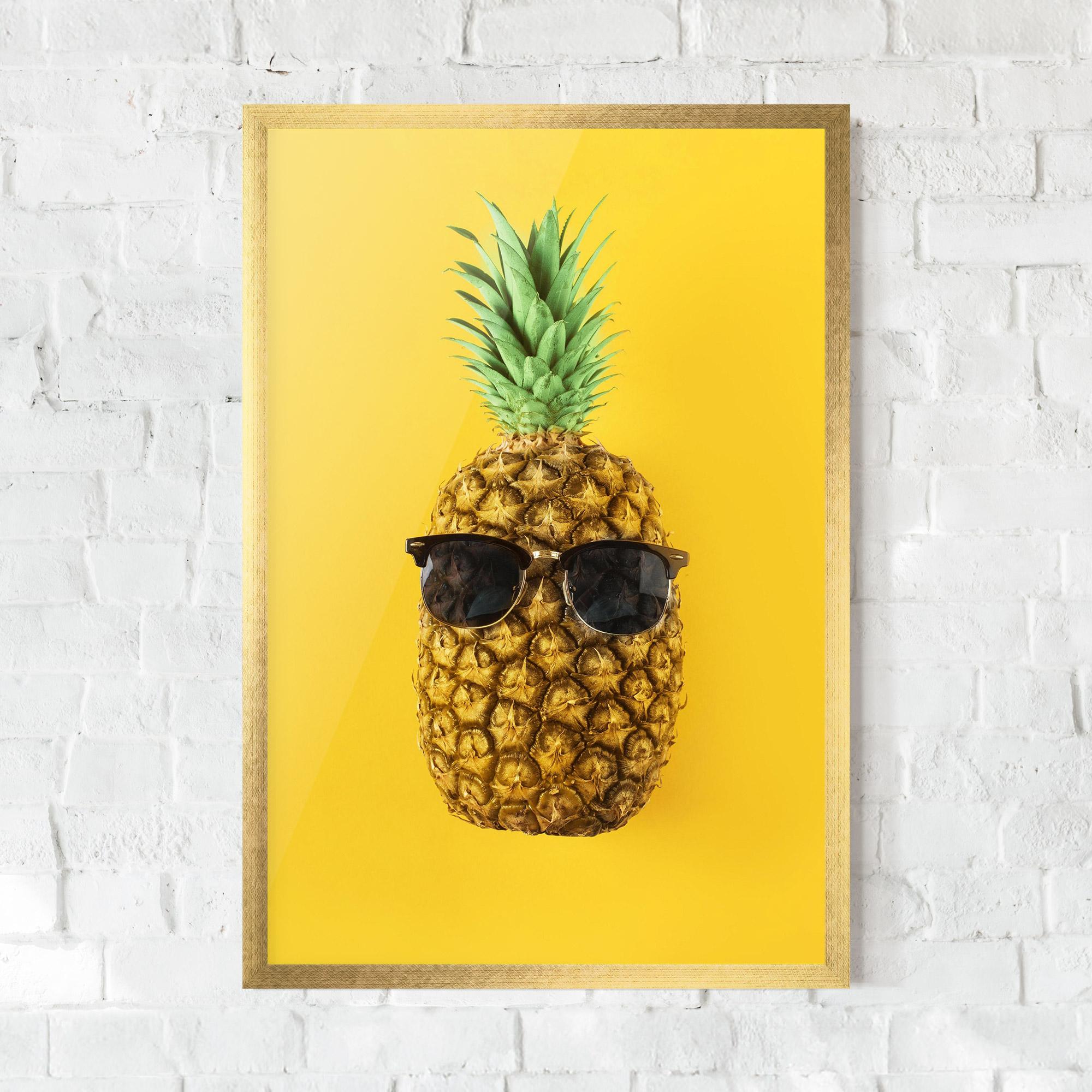 Рамкиран постер Fresh Pineapple mockup 0