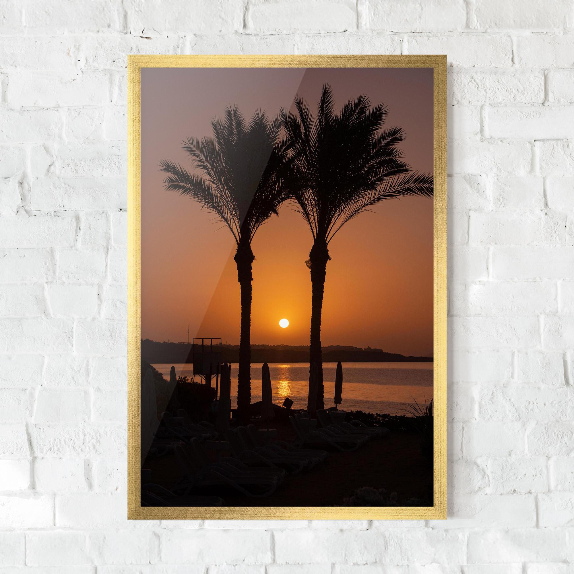 Рамкиран постер Night Palm mockup 0