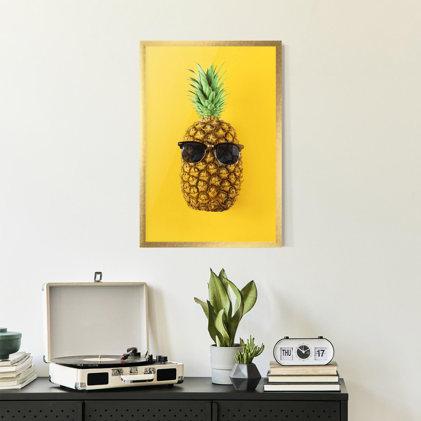 Рамкиран постер Fresh Pineapple mockup 2