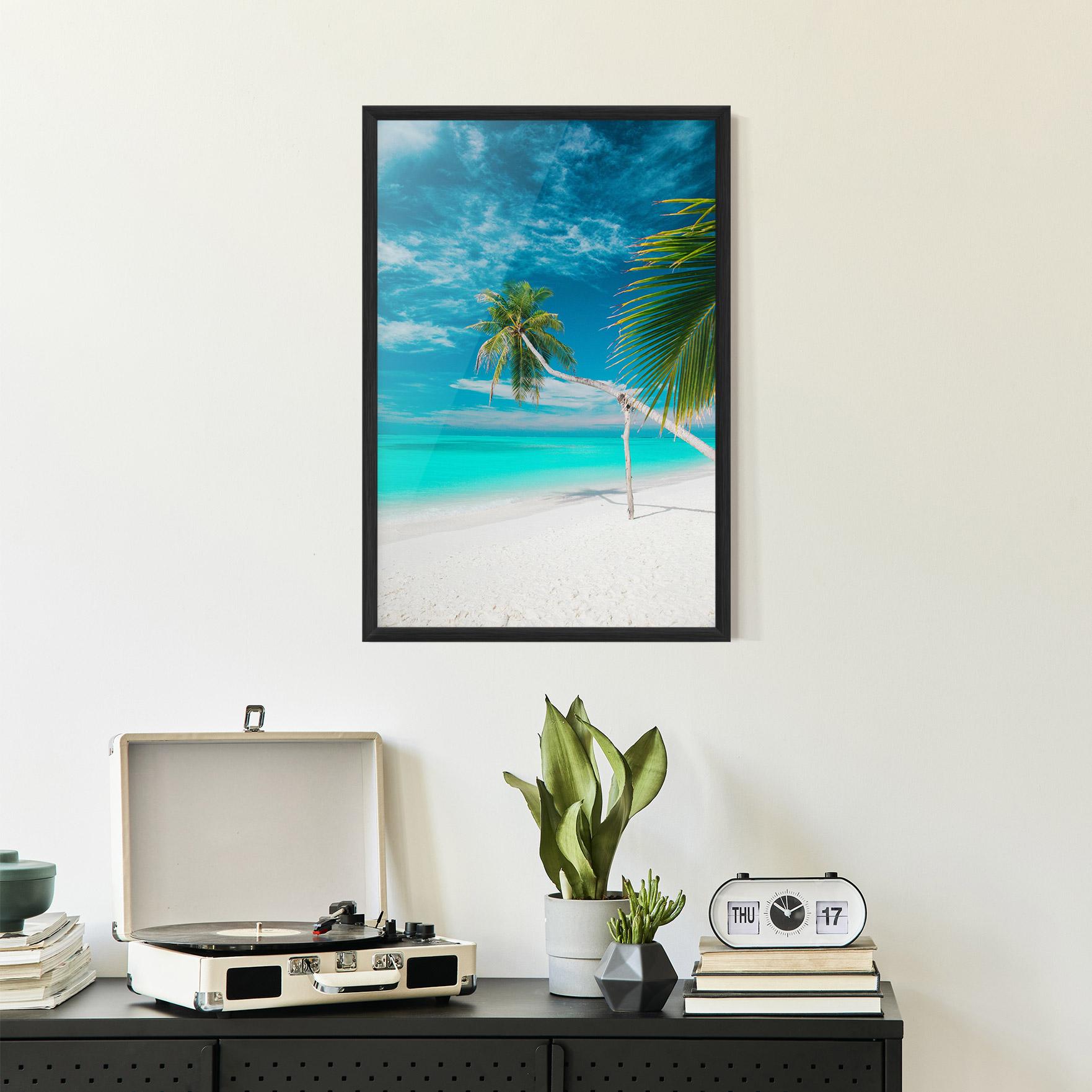 Рамкиран постер Day Palm mockup 2