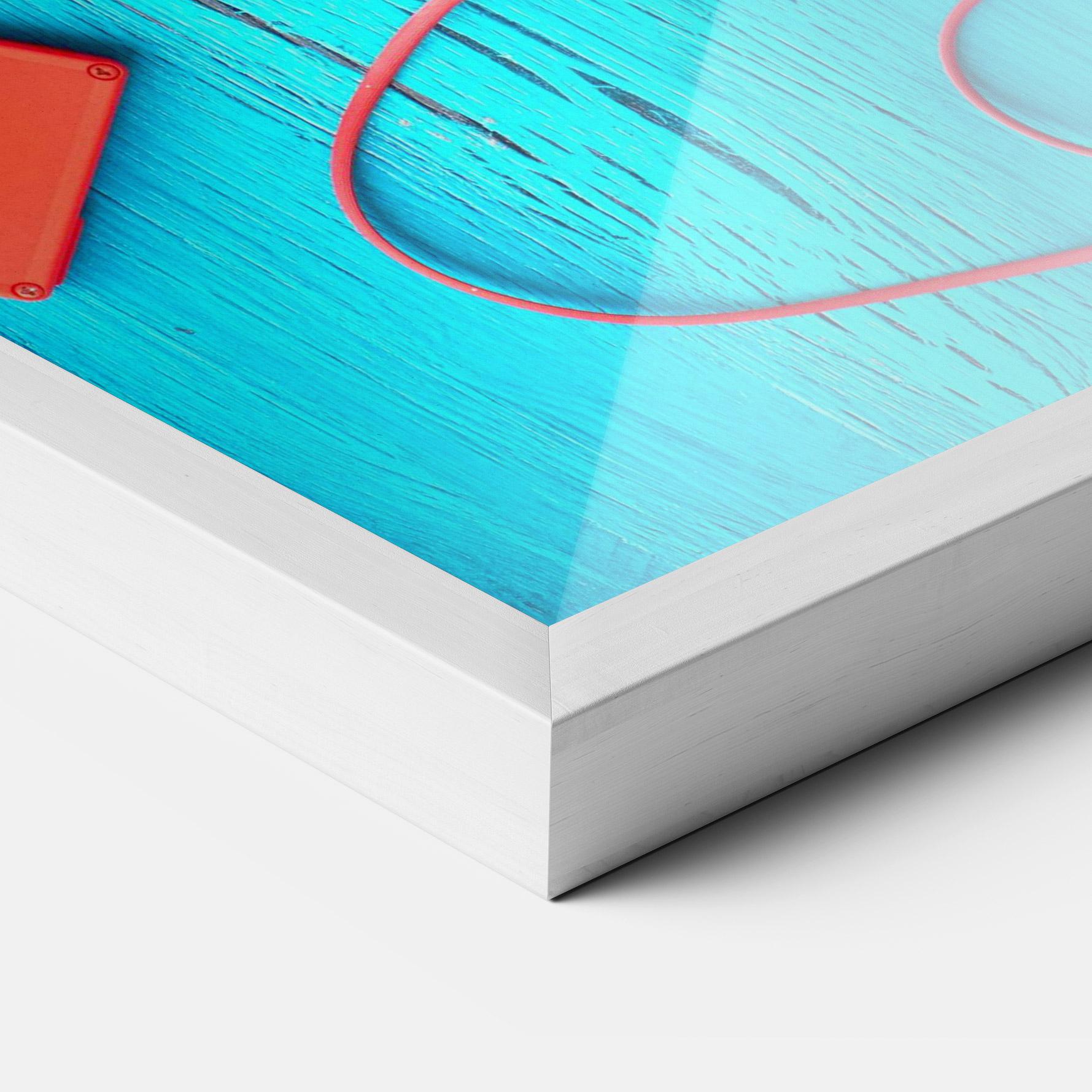 Рамкиран постер Pineapple On Blue mockup 3