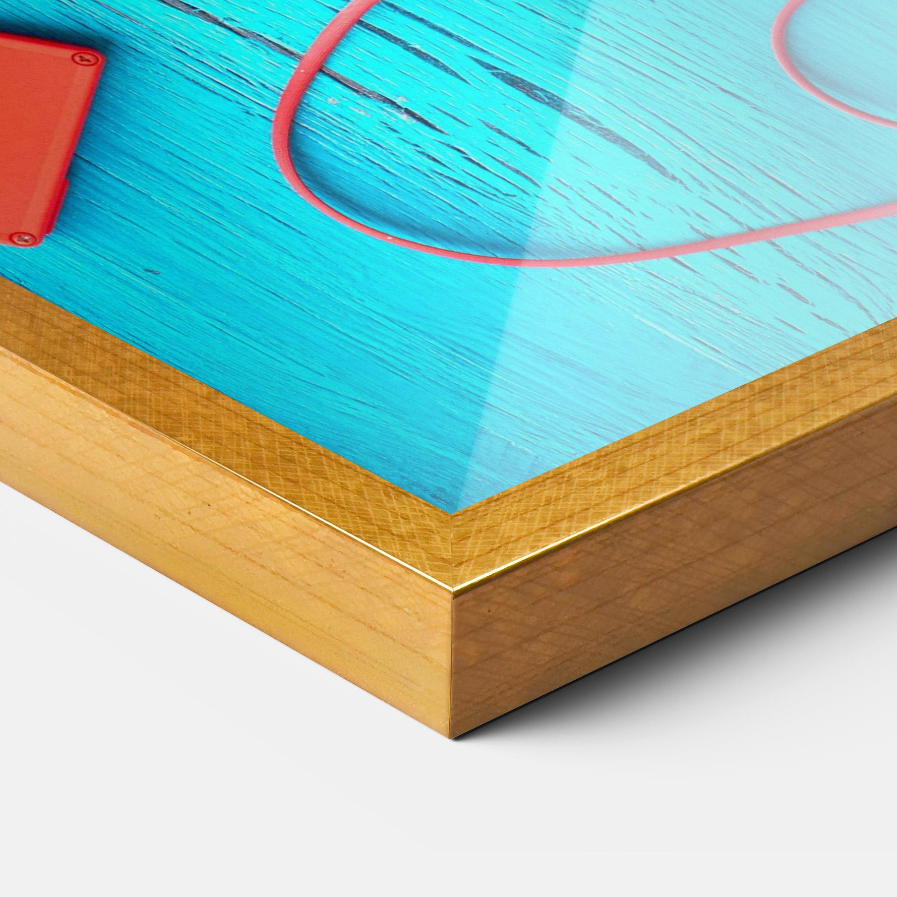 Рамкиран постер Pineapple On Blue mockup 3