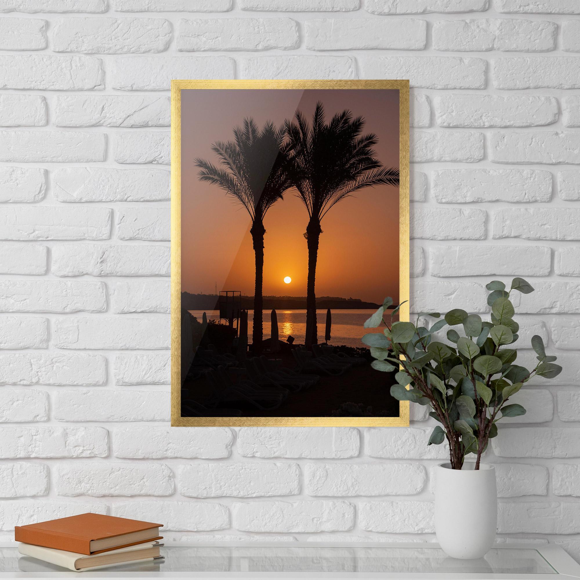 Рамкиран постер Night Palm mockup 5