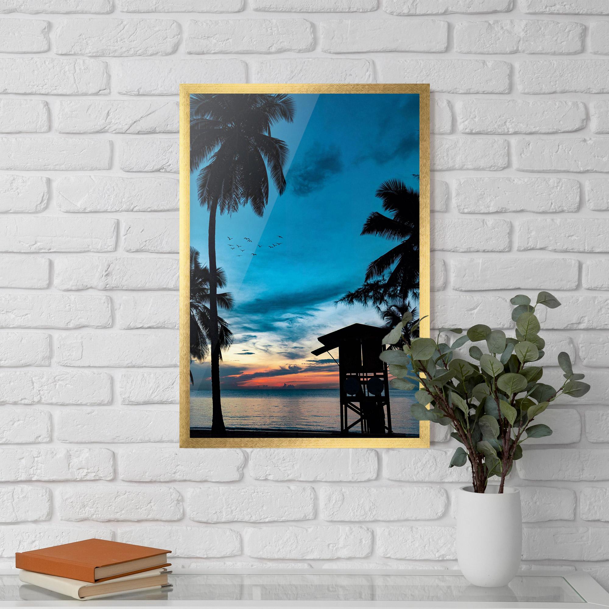 Рамкиран постер Palm Shilouette mockup 5