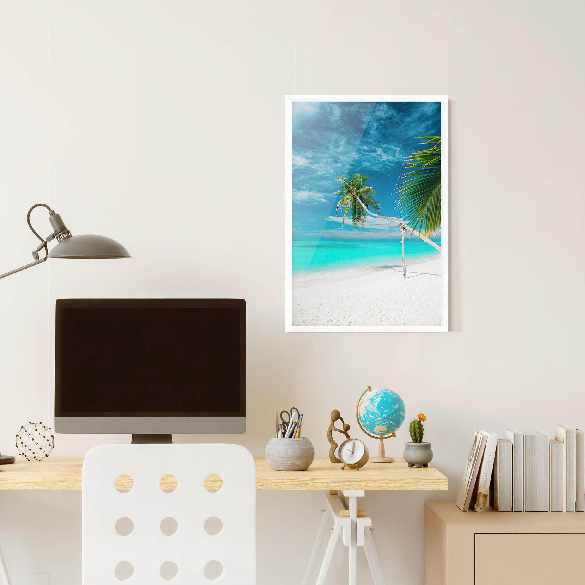 Рамкиран постер Day Palm mockup 6