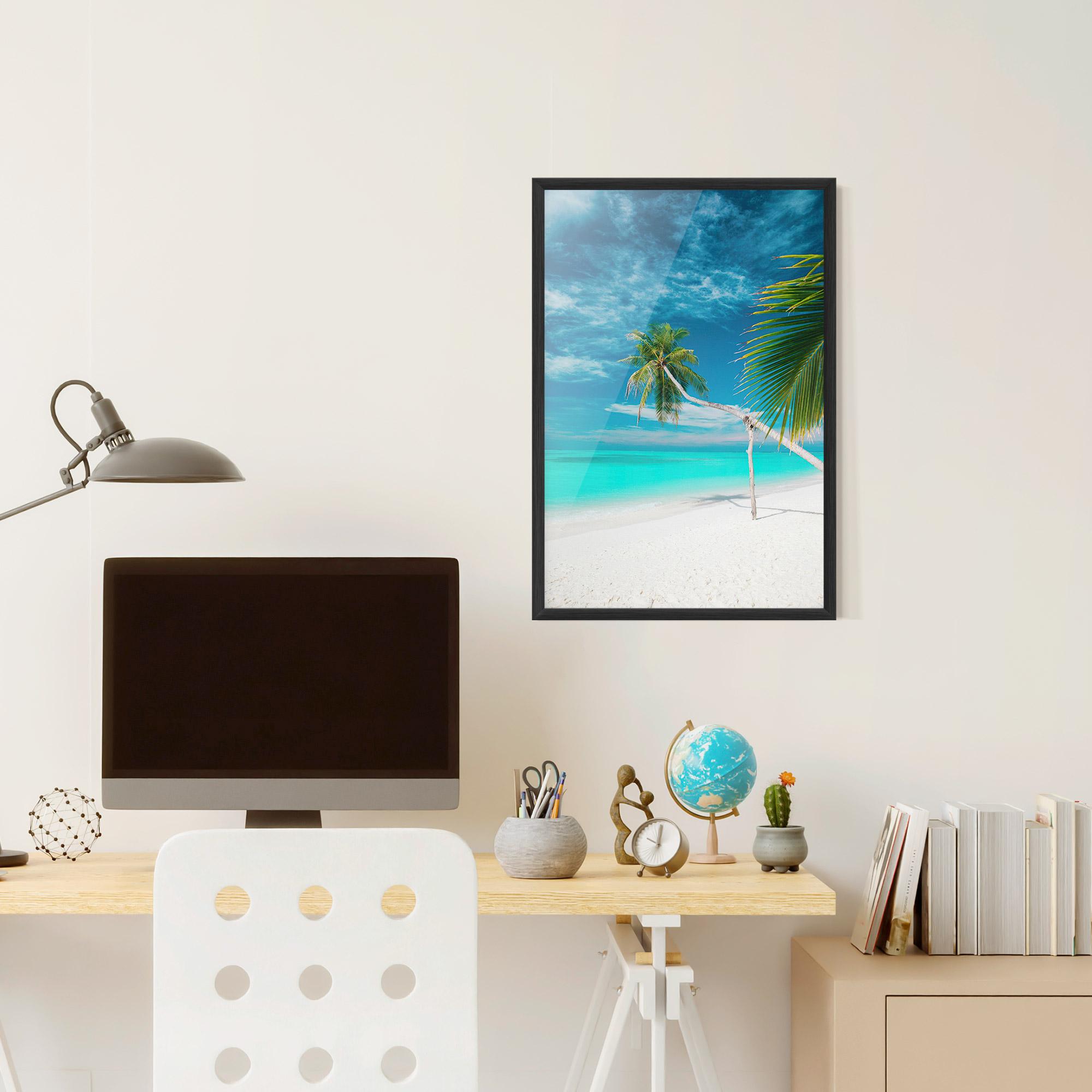 Рамкиран постер Day Palm mockup 6