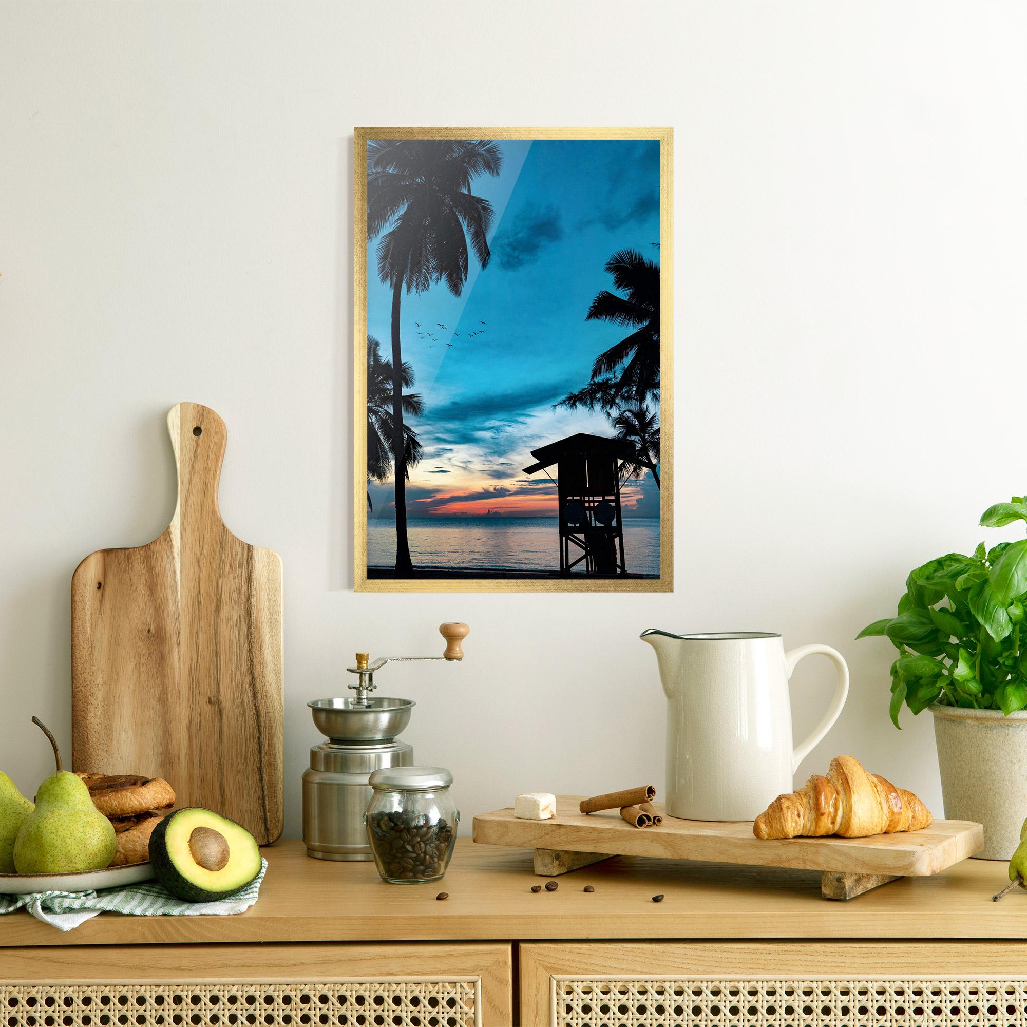 Рамкиран постер Palm Shilouette mockup 8