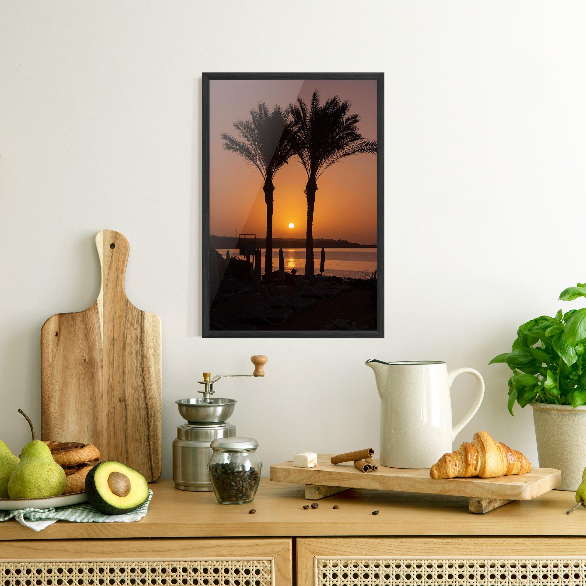 Рамкиран постер Night Palm mockup 8