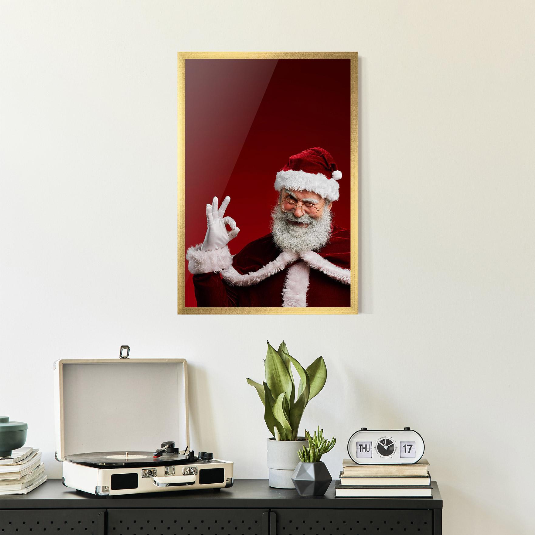 Рамкиран постер Santa Approves mockup 2