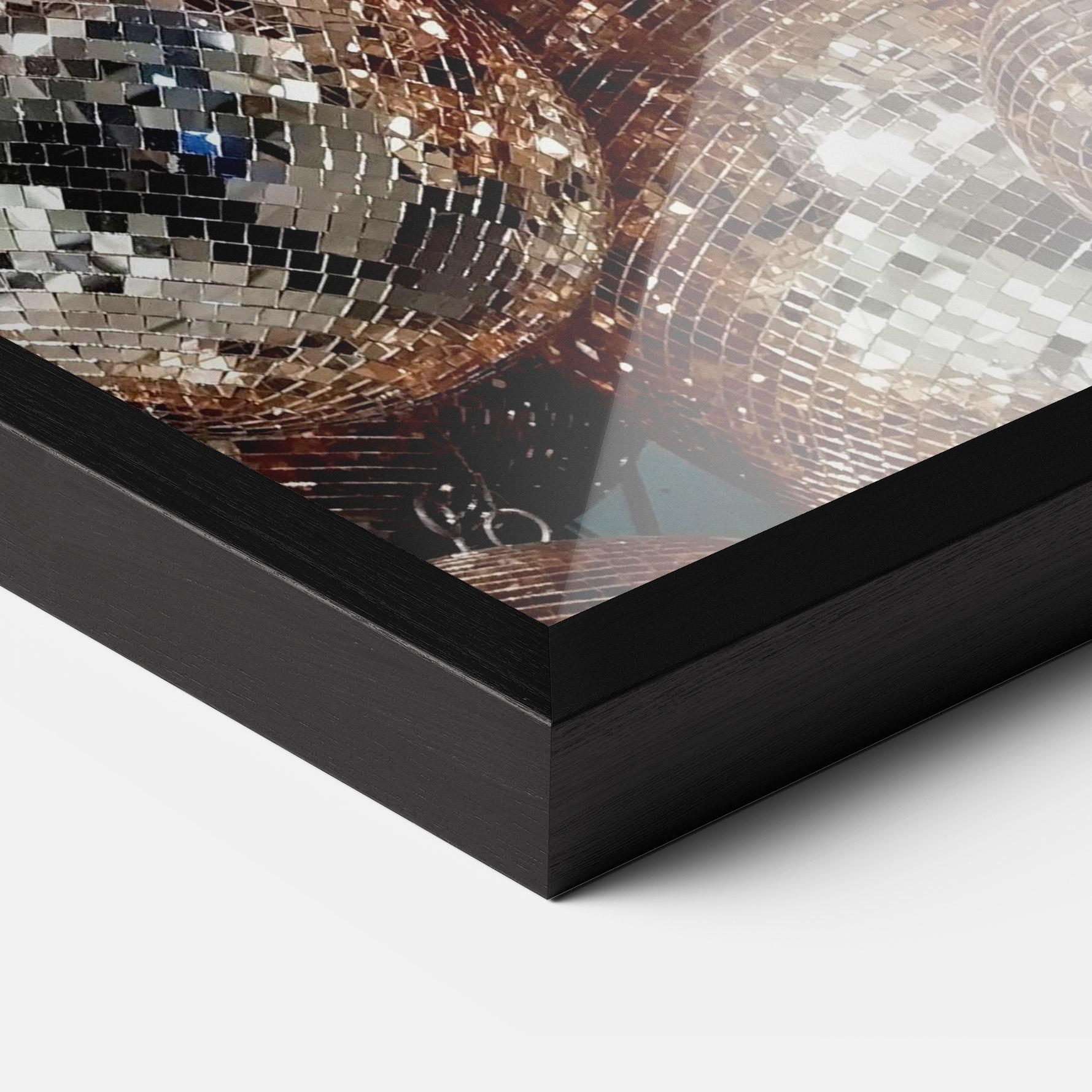 Рамкиран постер Christmas Disko Balls mockup 3