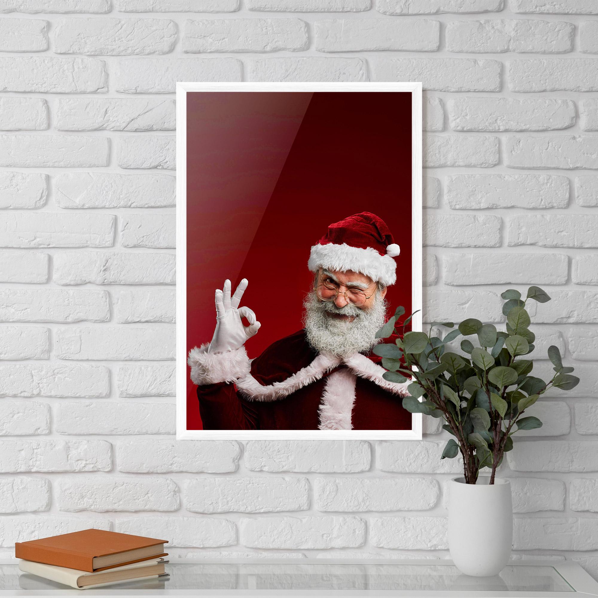 Рамкиран постер Santa Approves mockup 5