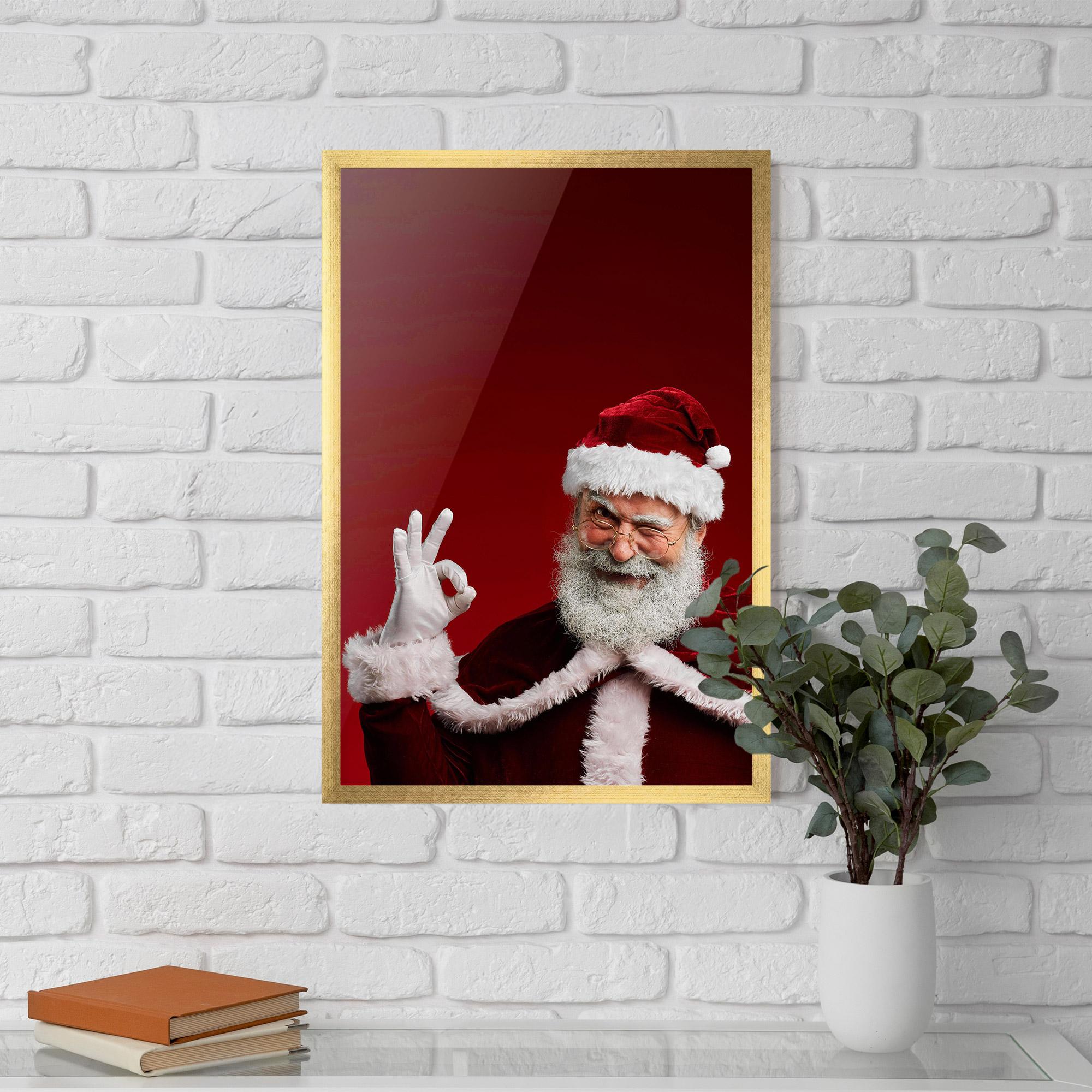 Рамкиран постер Santa Approves mockup 5