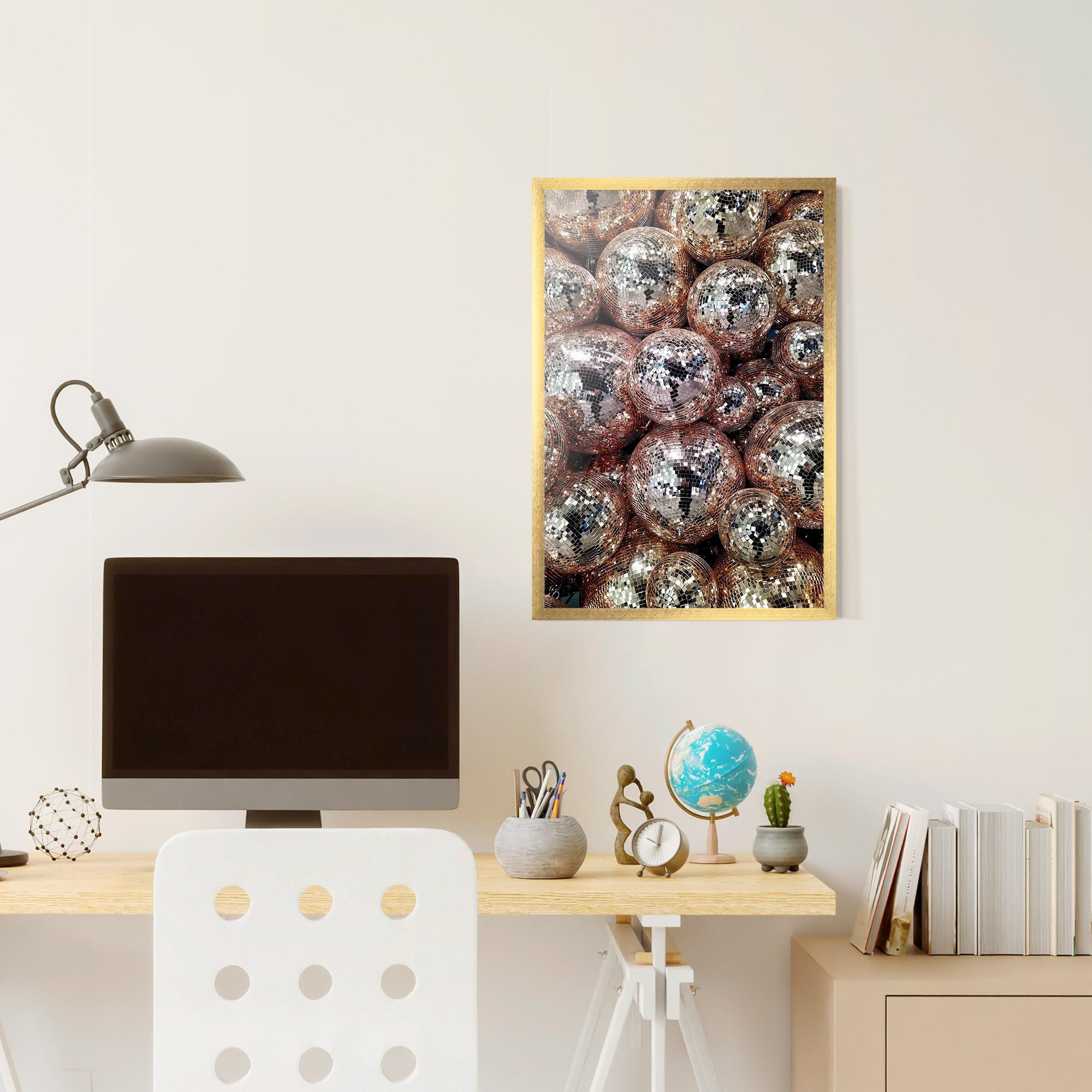 Рамкиран постер Christmas Disko Balls mockup 6