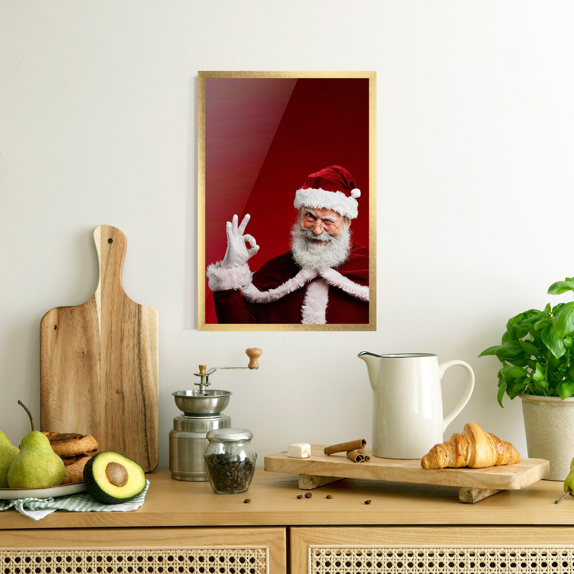 Рамкиран постер Santa Approves mockup 8