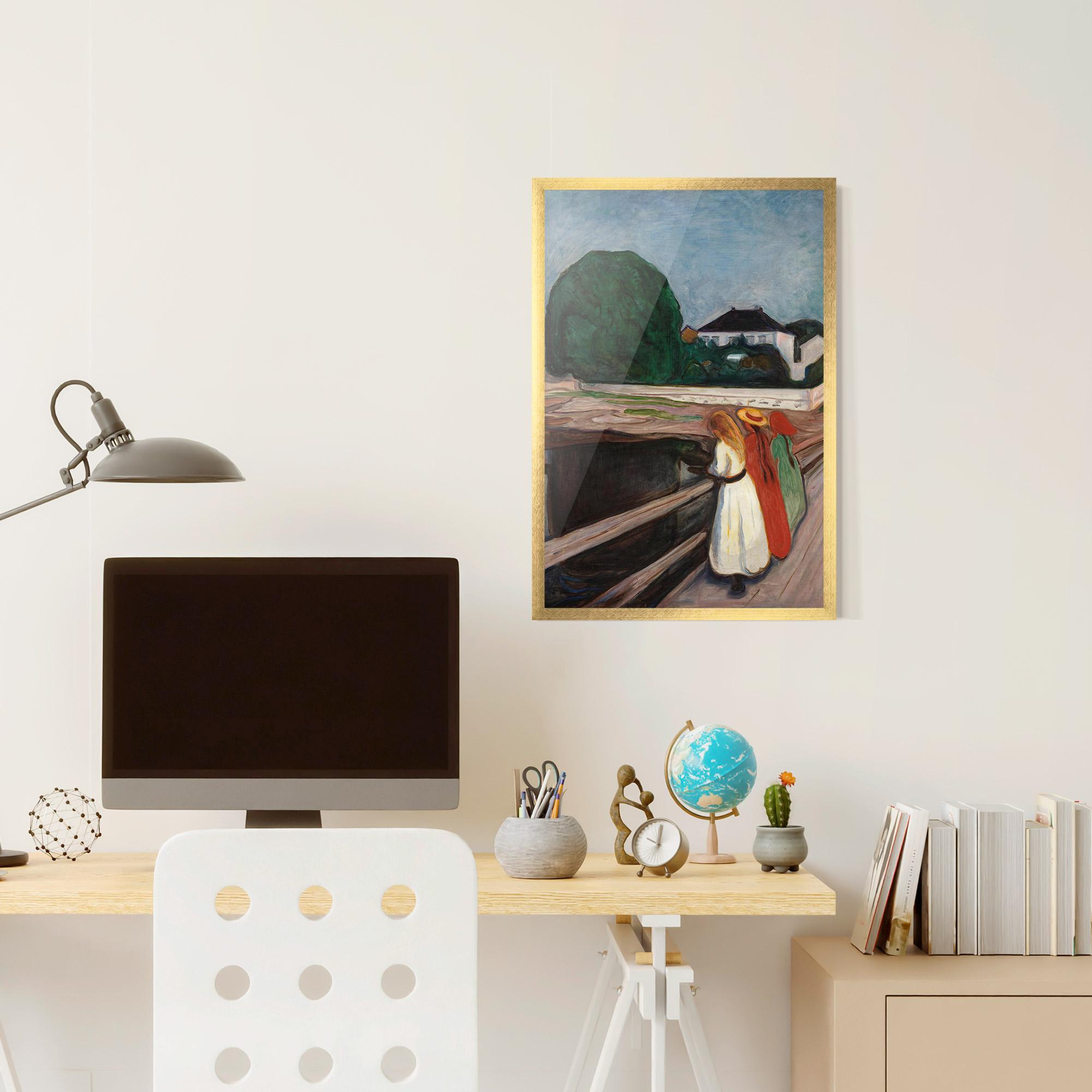 Рамкиран постер Girls On The Bridge mockup 6