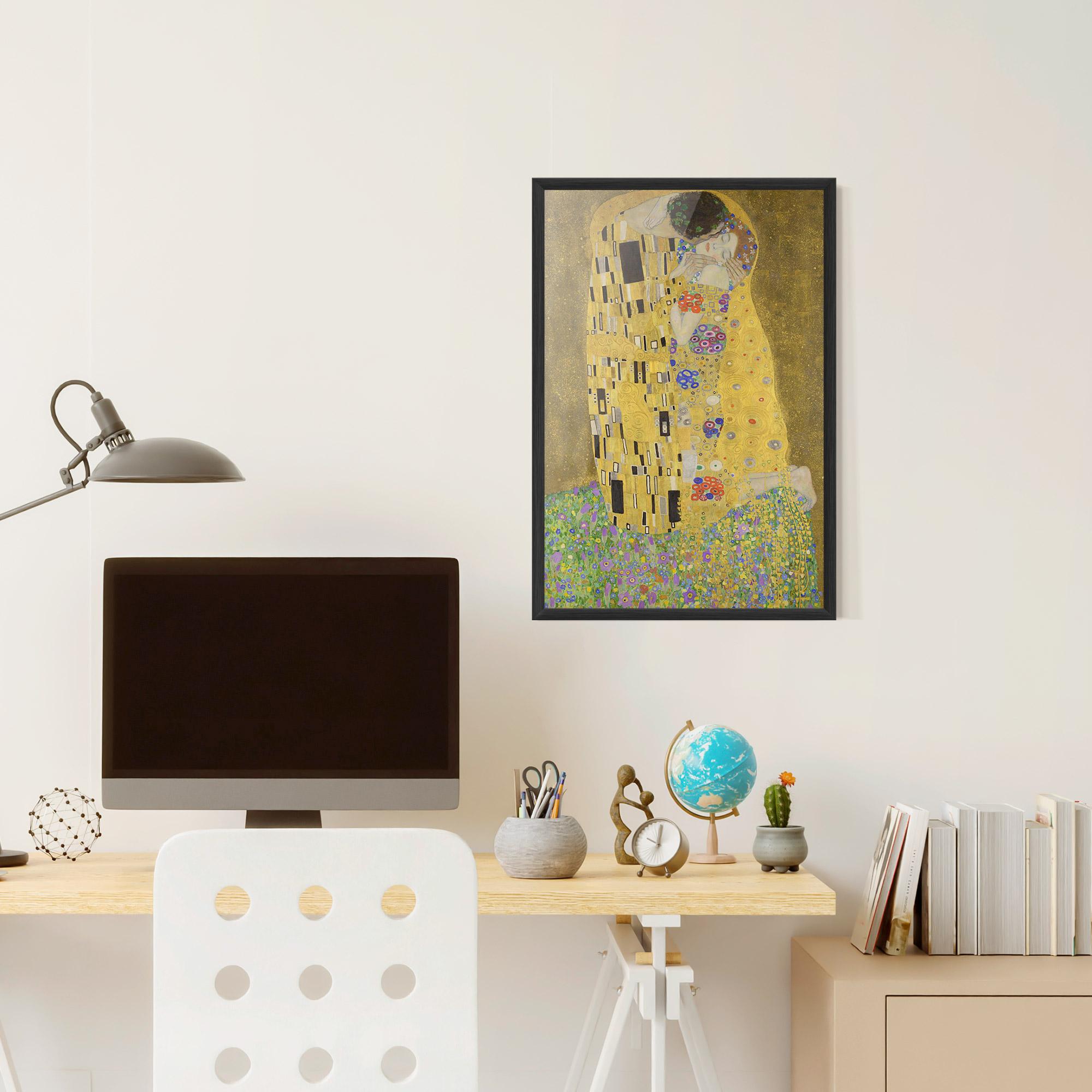 Рамкиран постер The Kiss mockup 6