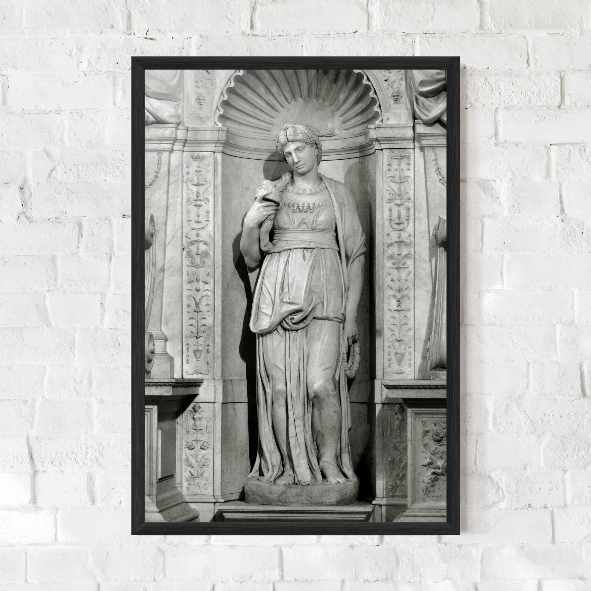 Рамкиран постер Leah mockup 0