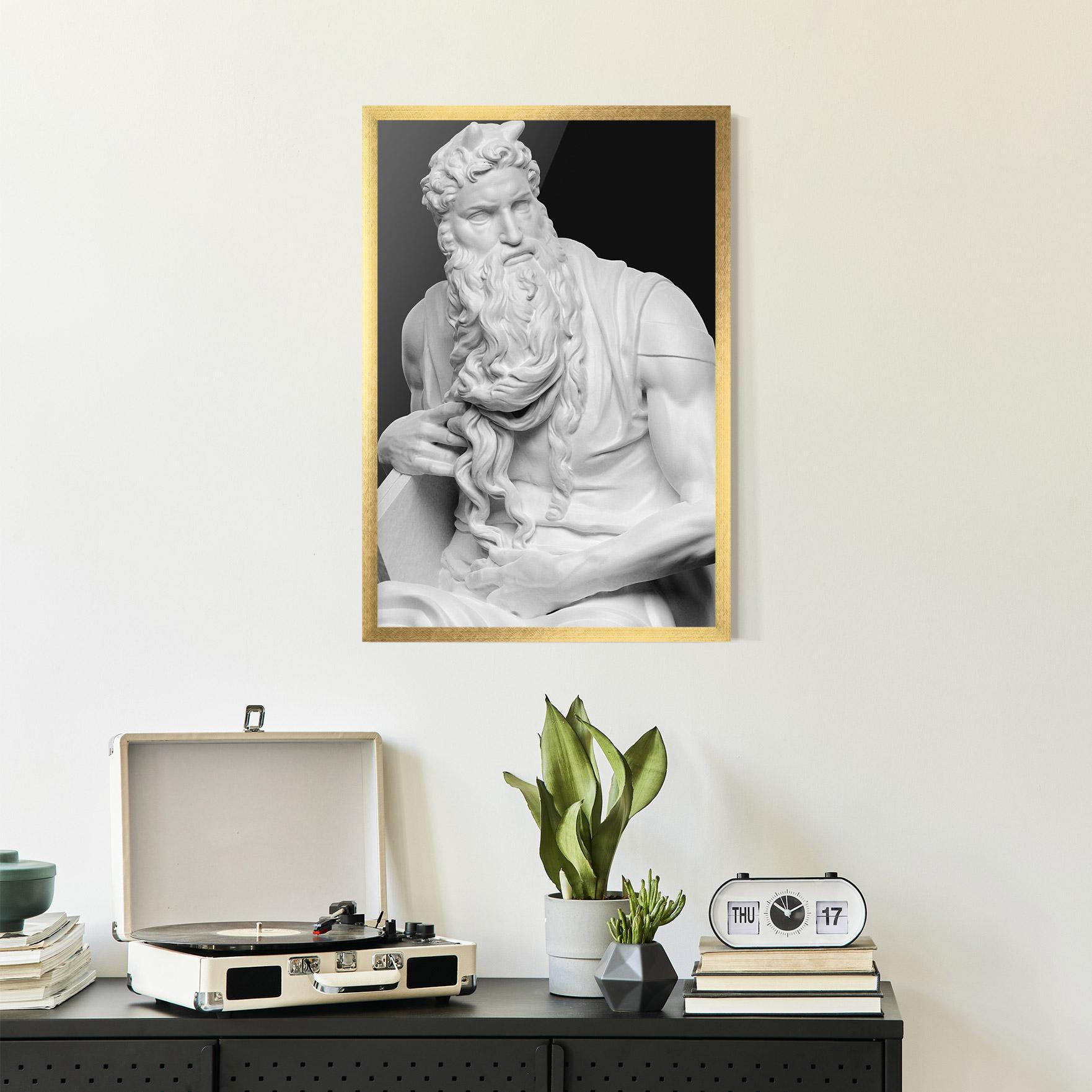 Рамкиран постер Moses Statue mockup 2