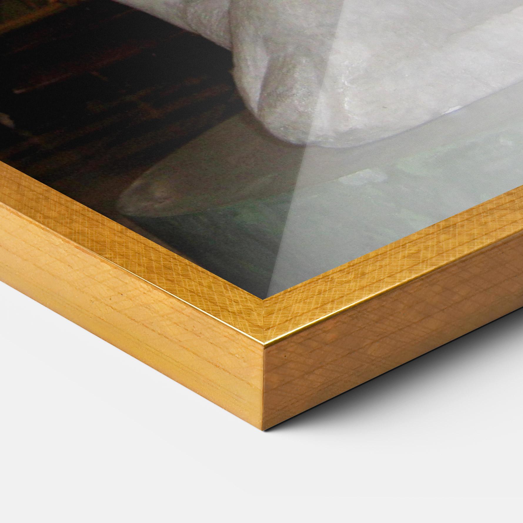 Рамкиран постер Crouching Boy mockup 3