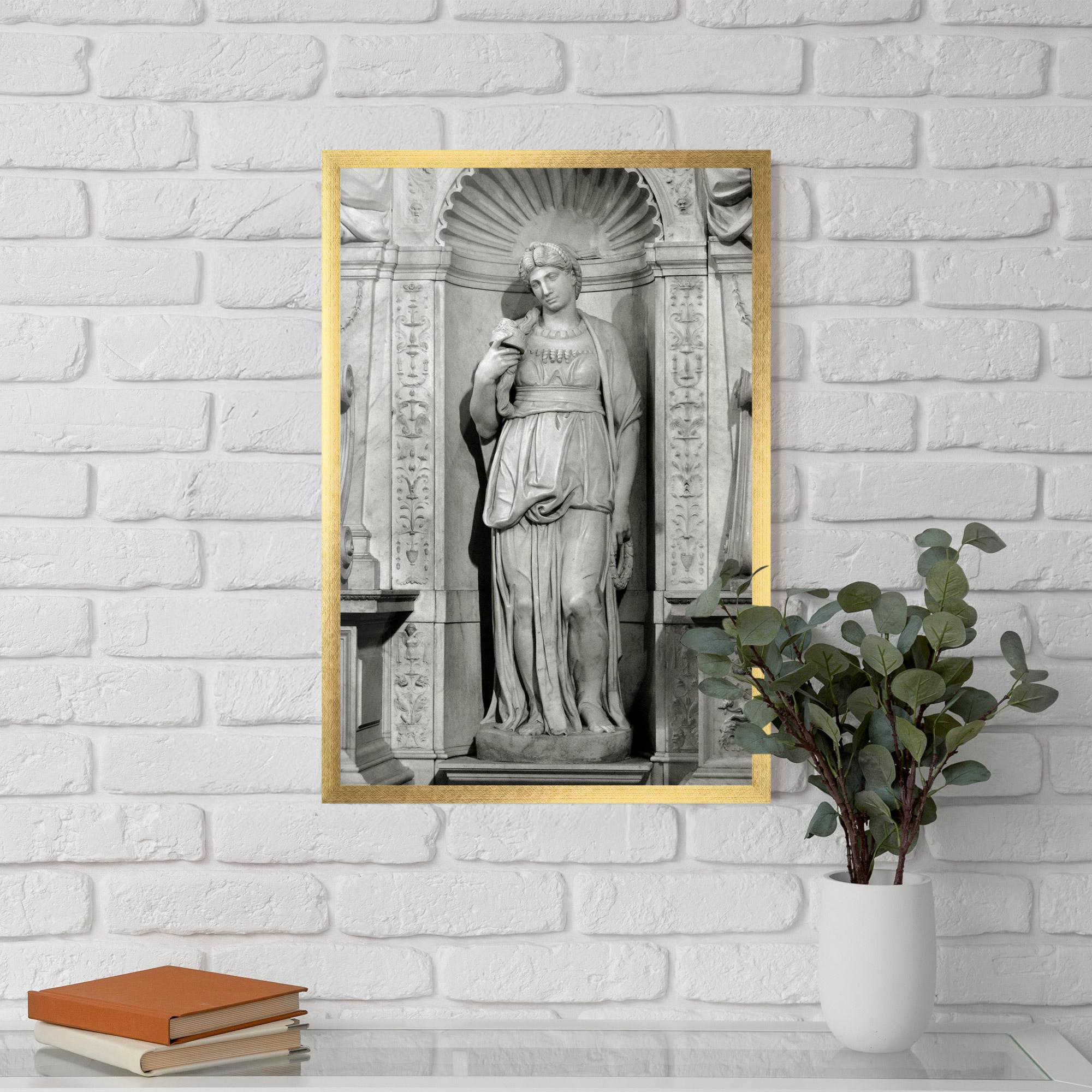 Рамкиран постер Leah mockup 5