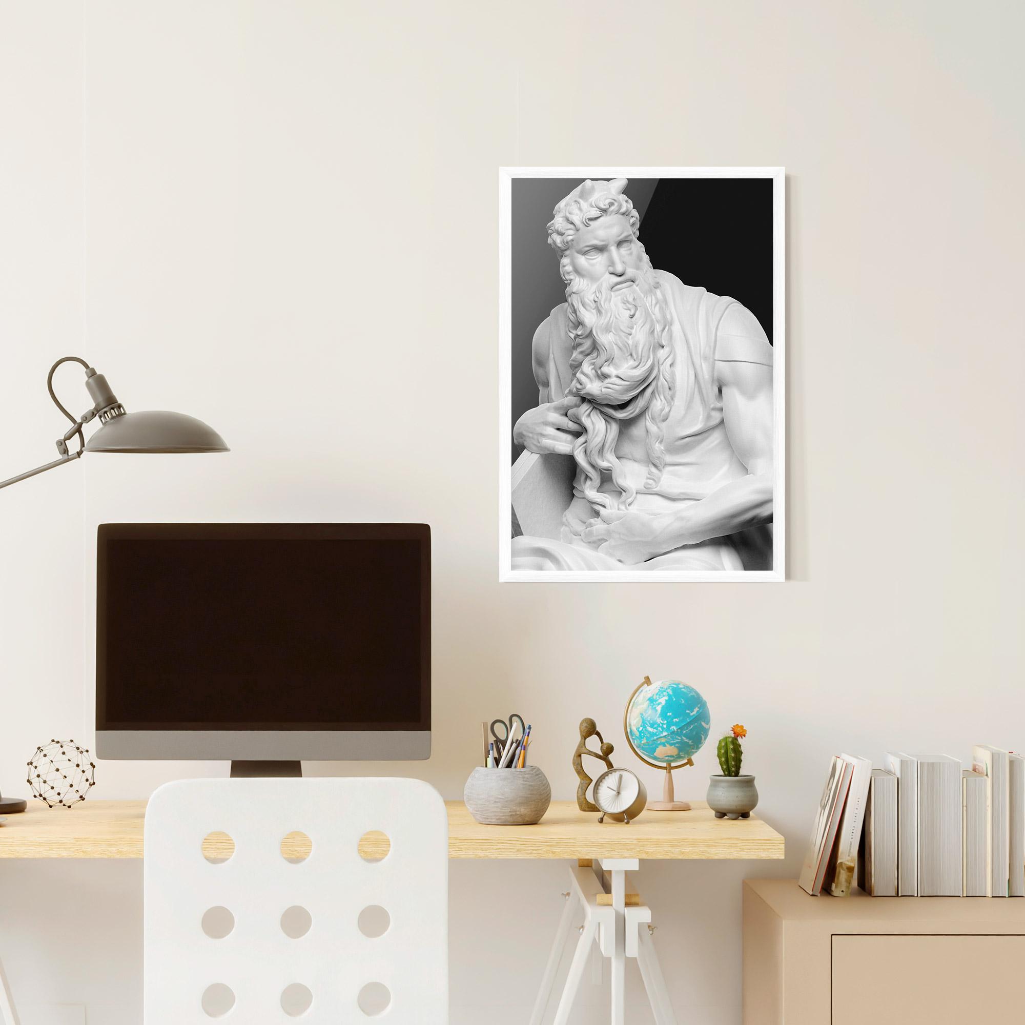 Рамкиран постер Moses Statue mockup 6