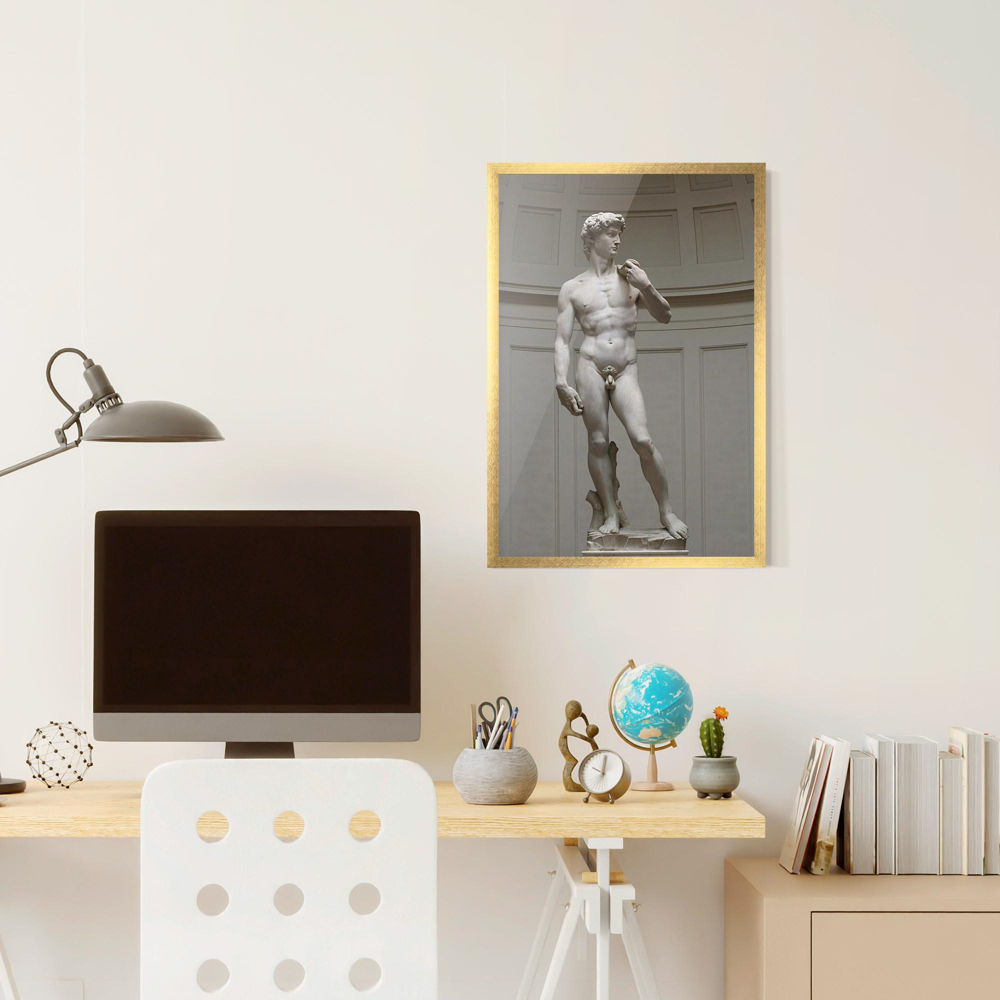 Рамкиран постер Michelangelo Statue mockup 6