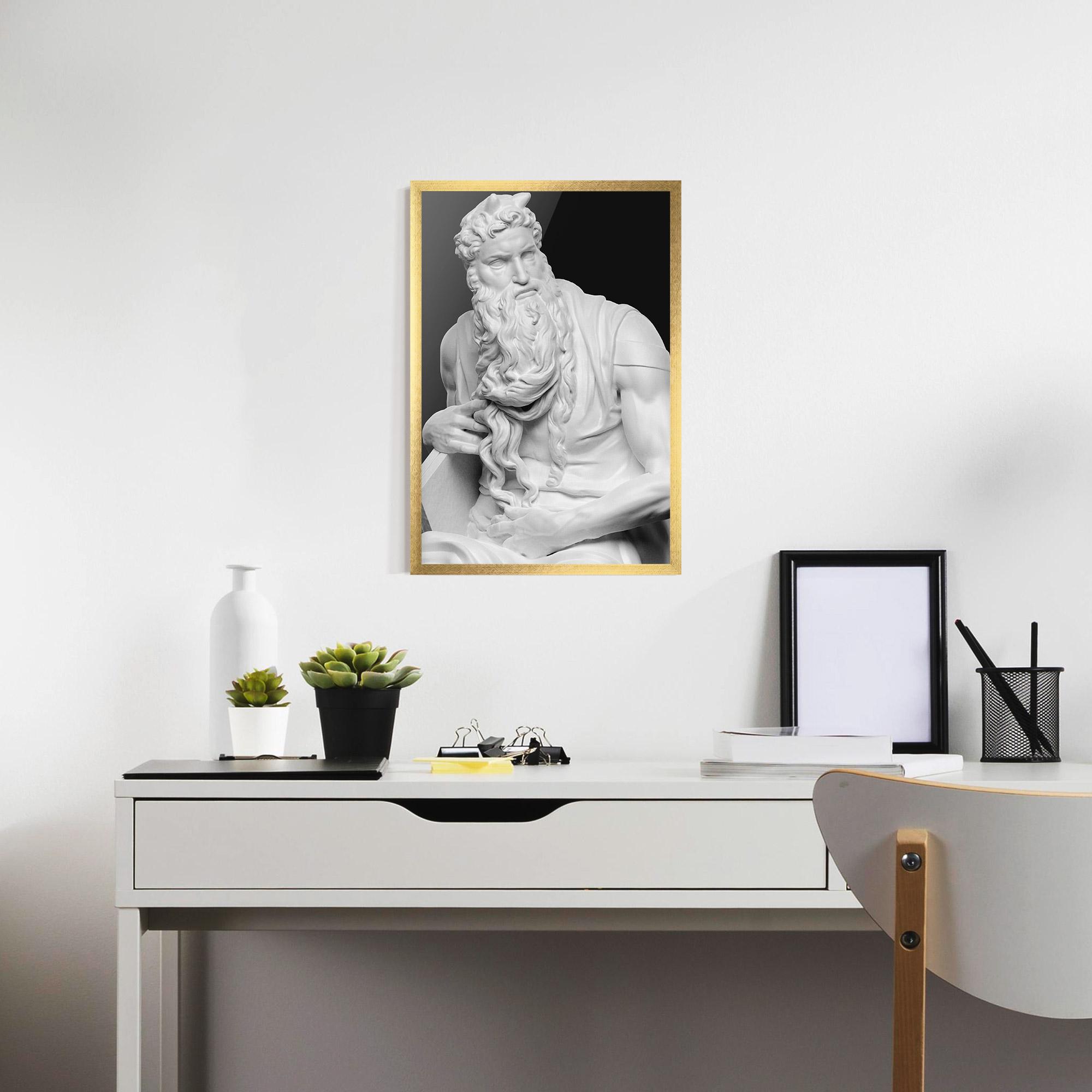 Рамкиран постер Moses Statue mockup 7