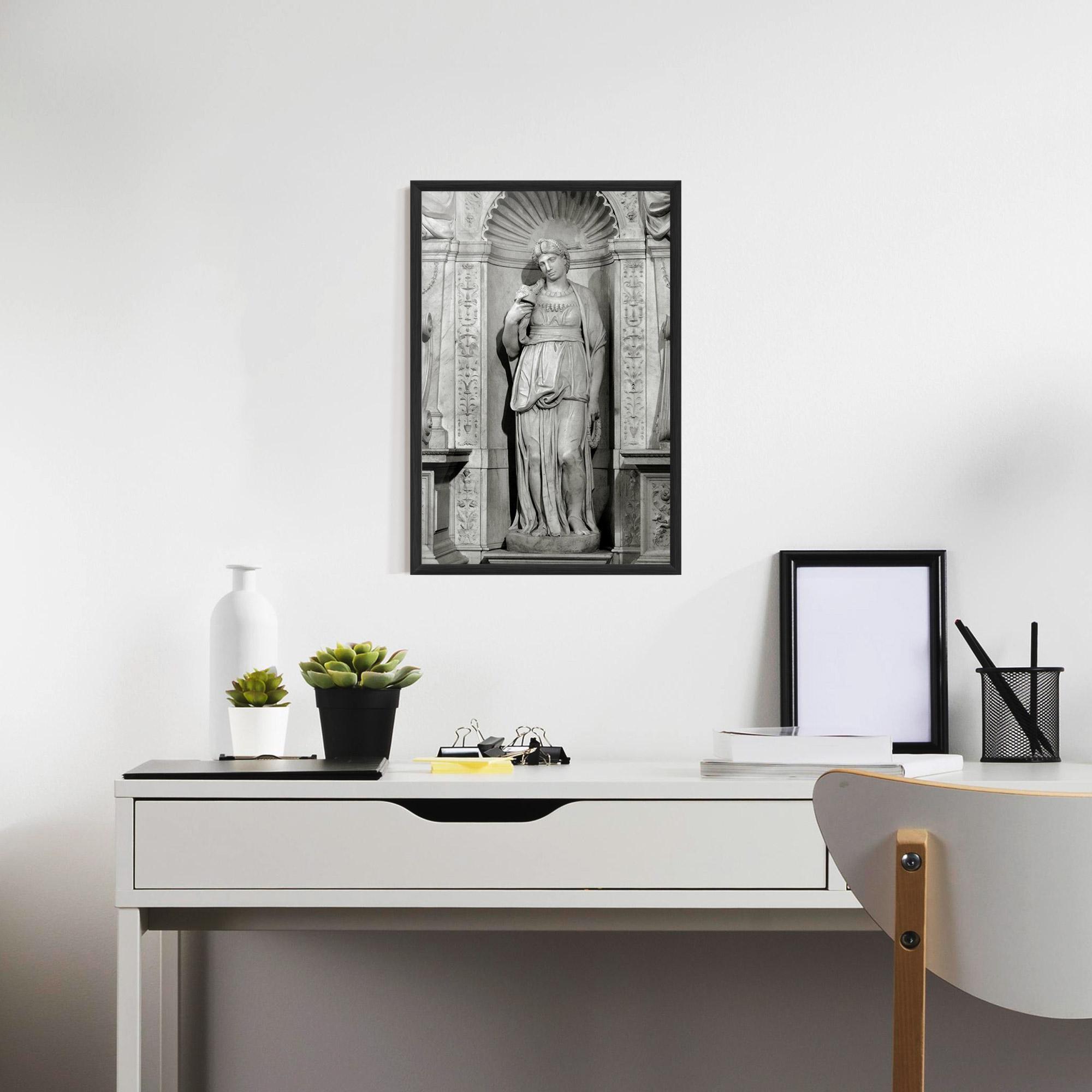 Рамкиран постер Leah mockup 7