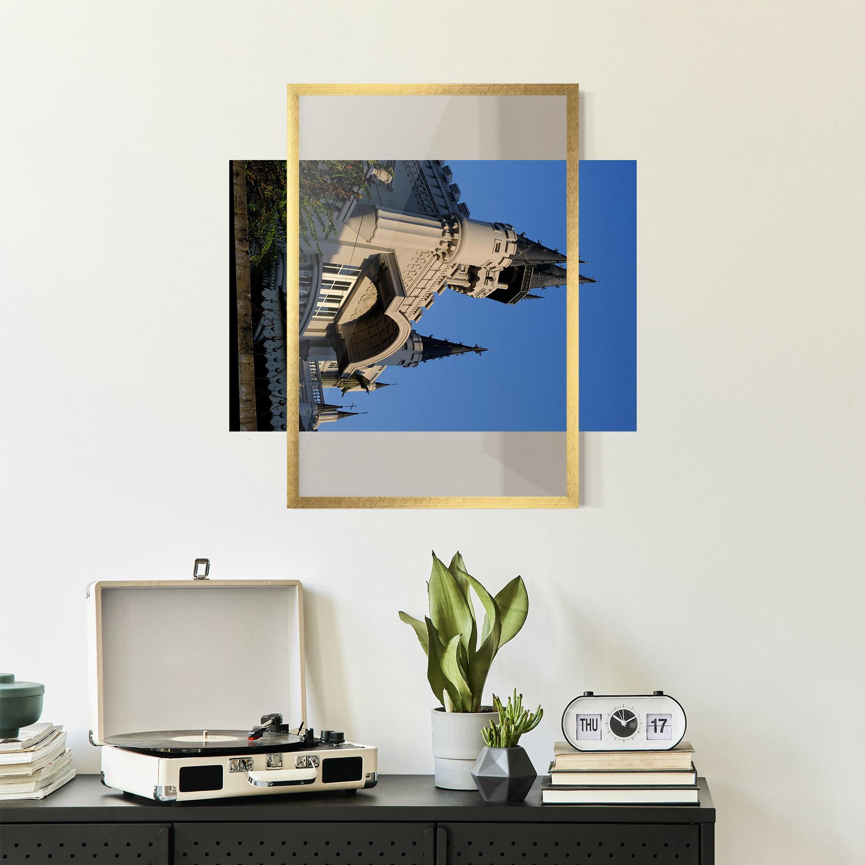 Рамкиран постер Castle Blue mockup 2