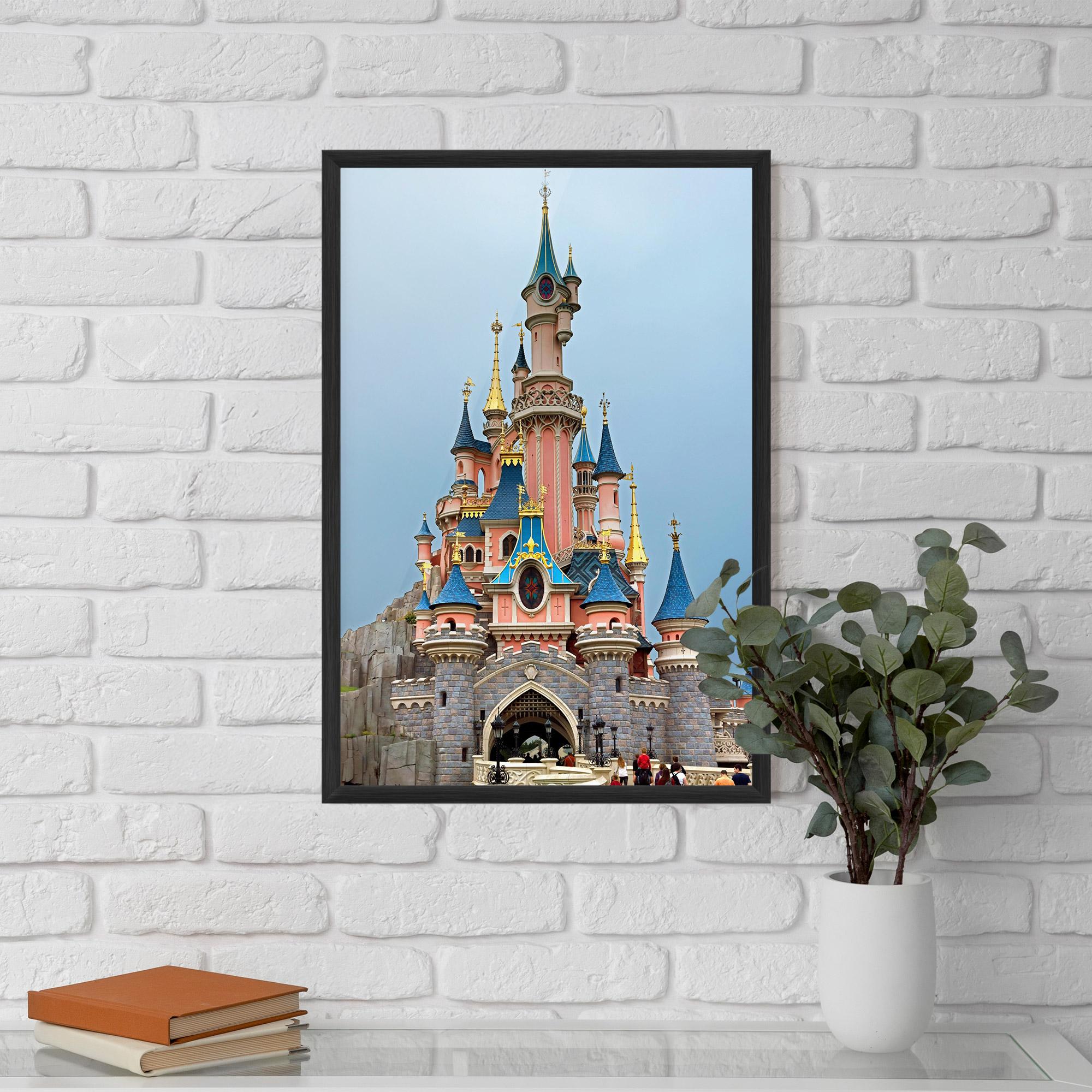 Рамкиран постер Disneyland Castle mockup 5