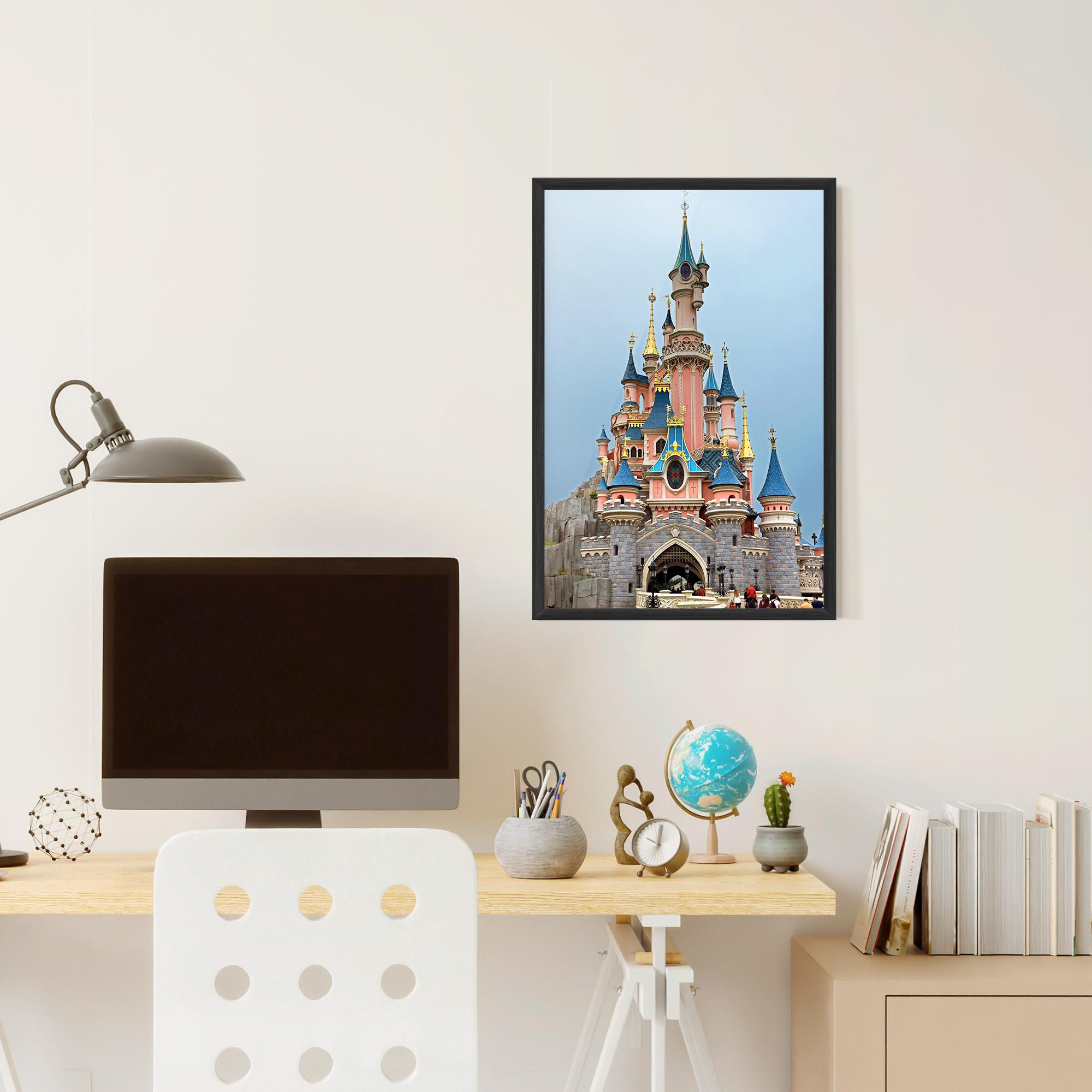 Рамкиран постер Disneyland Castle mockup 6