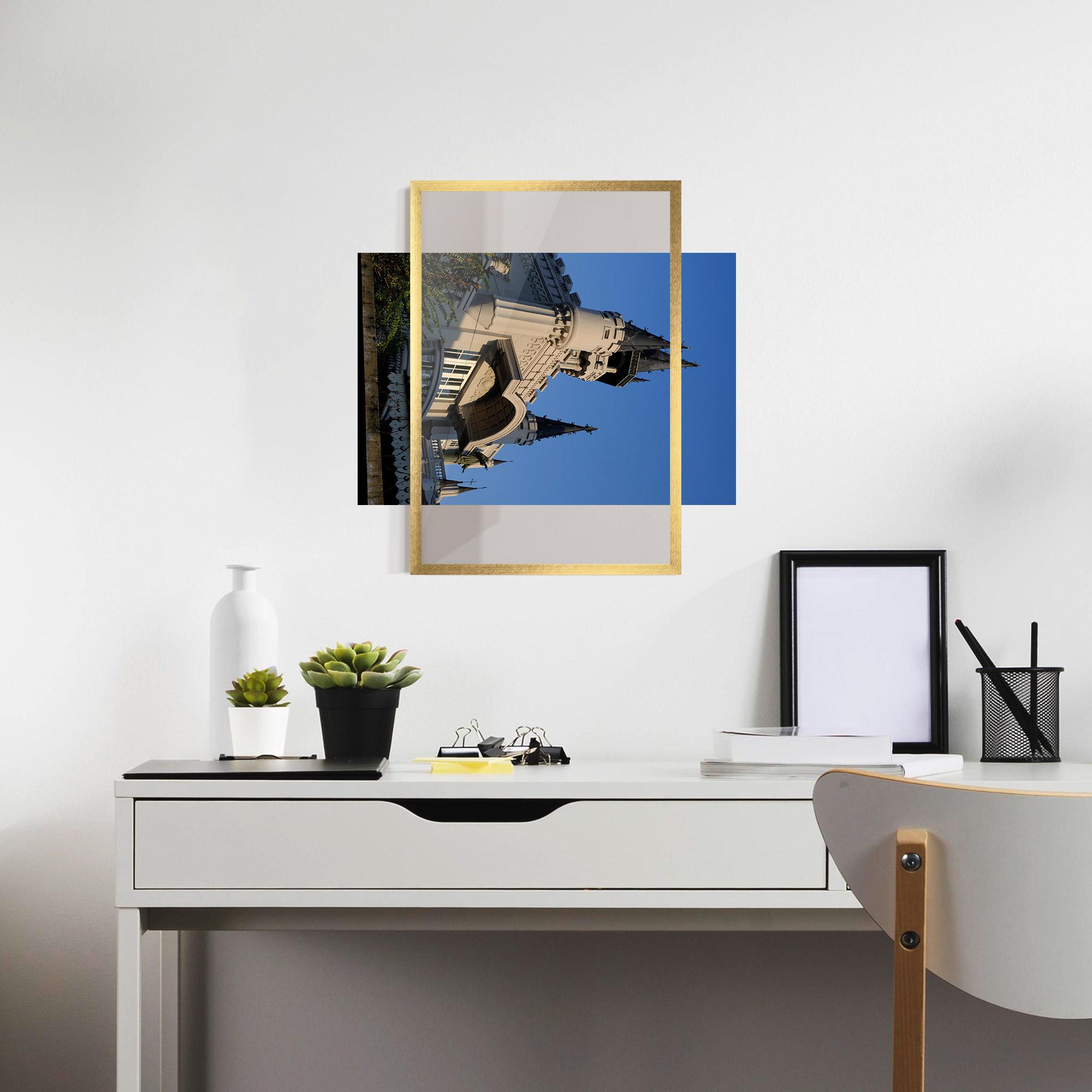 Рамкиран постер Castle Blue mockup 7