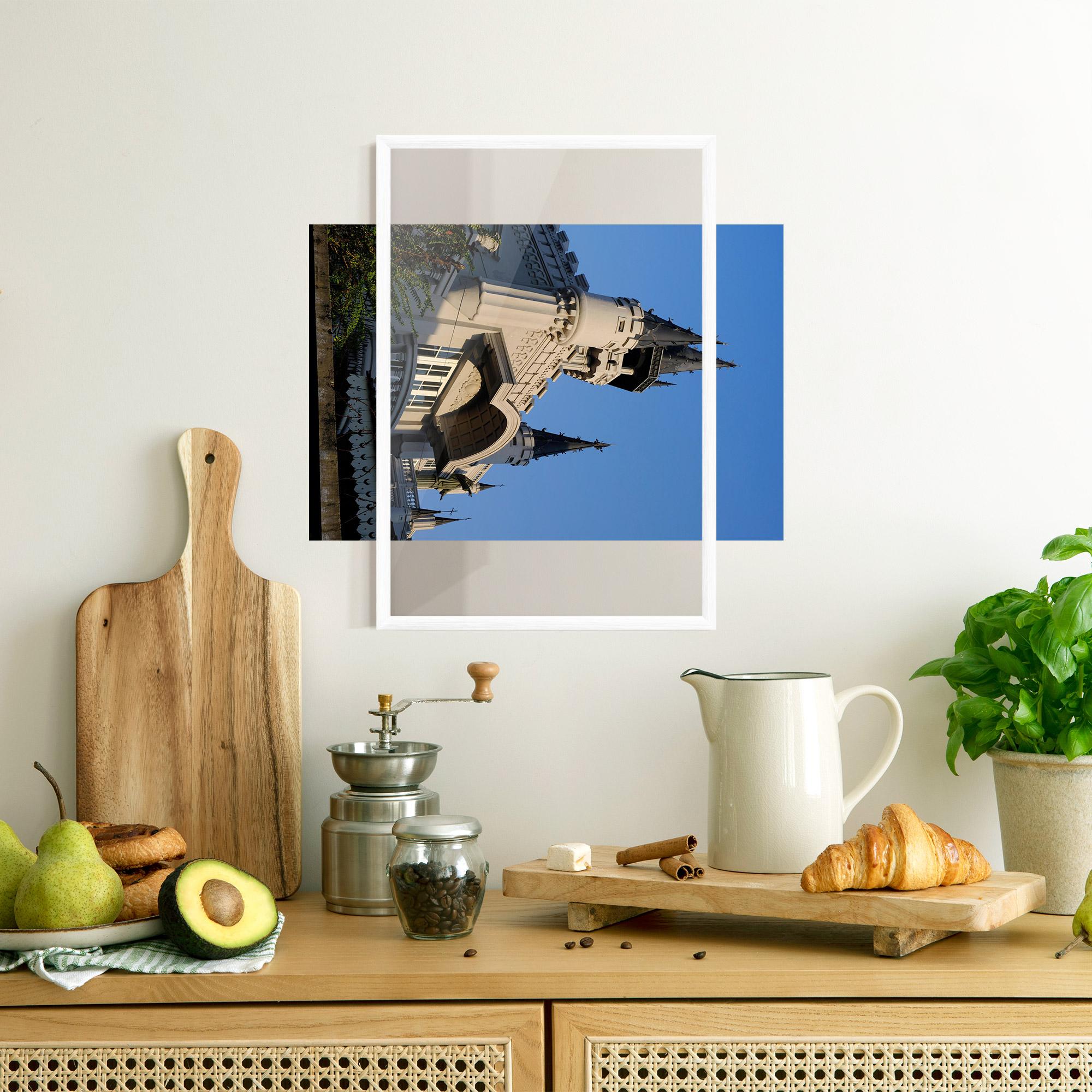 Рамкиран постер Castle Blue mockup 8