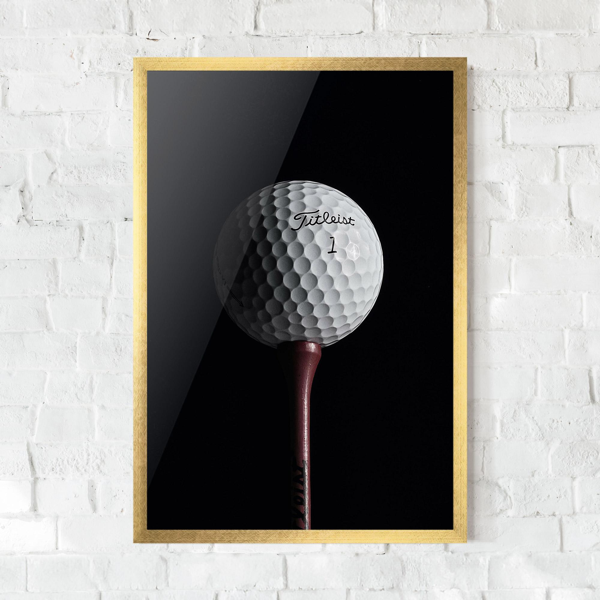 Рамкиран постер White Golf Ball On Black mockup 0