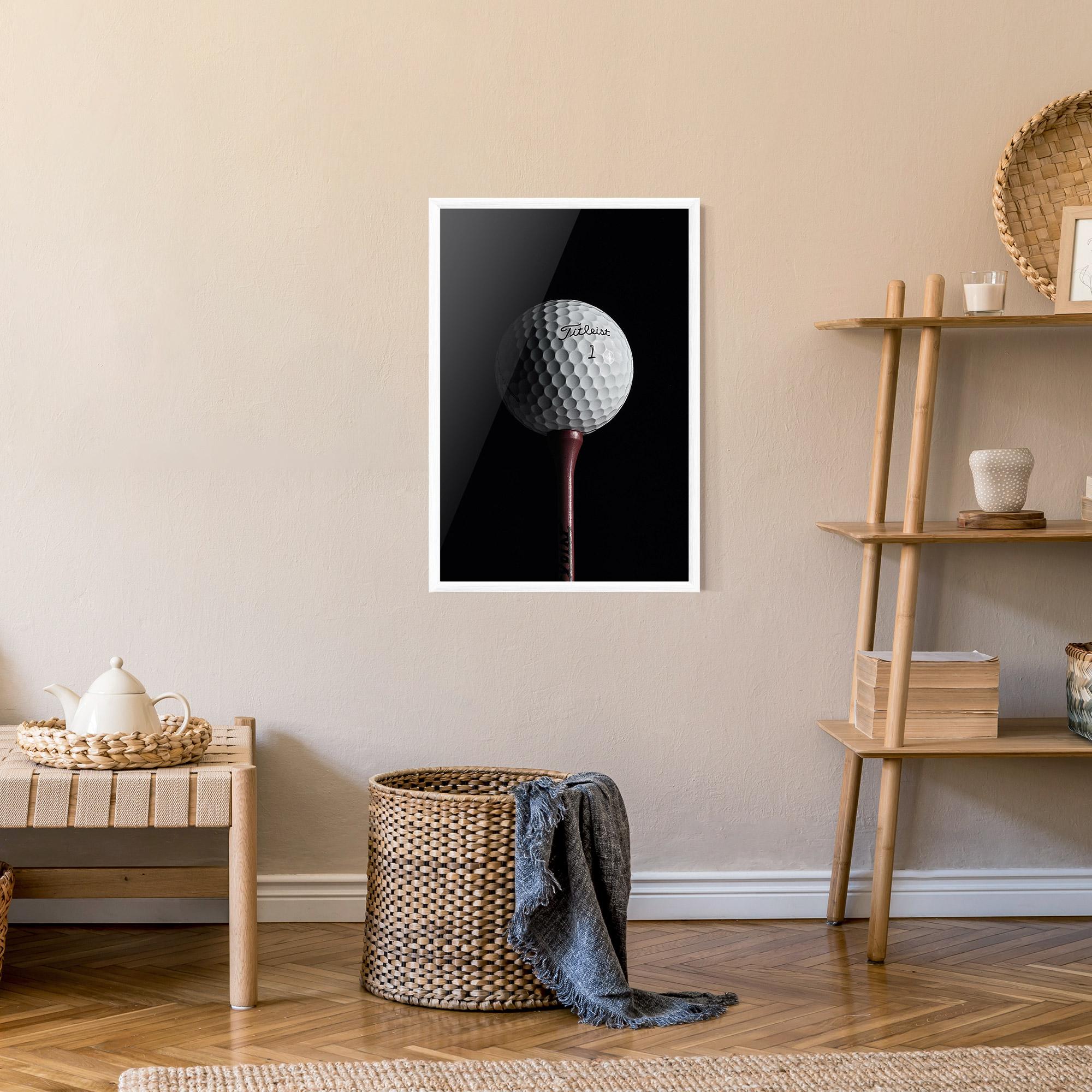 Рамкиран постер White Golf Ball On Black mockup 9