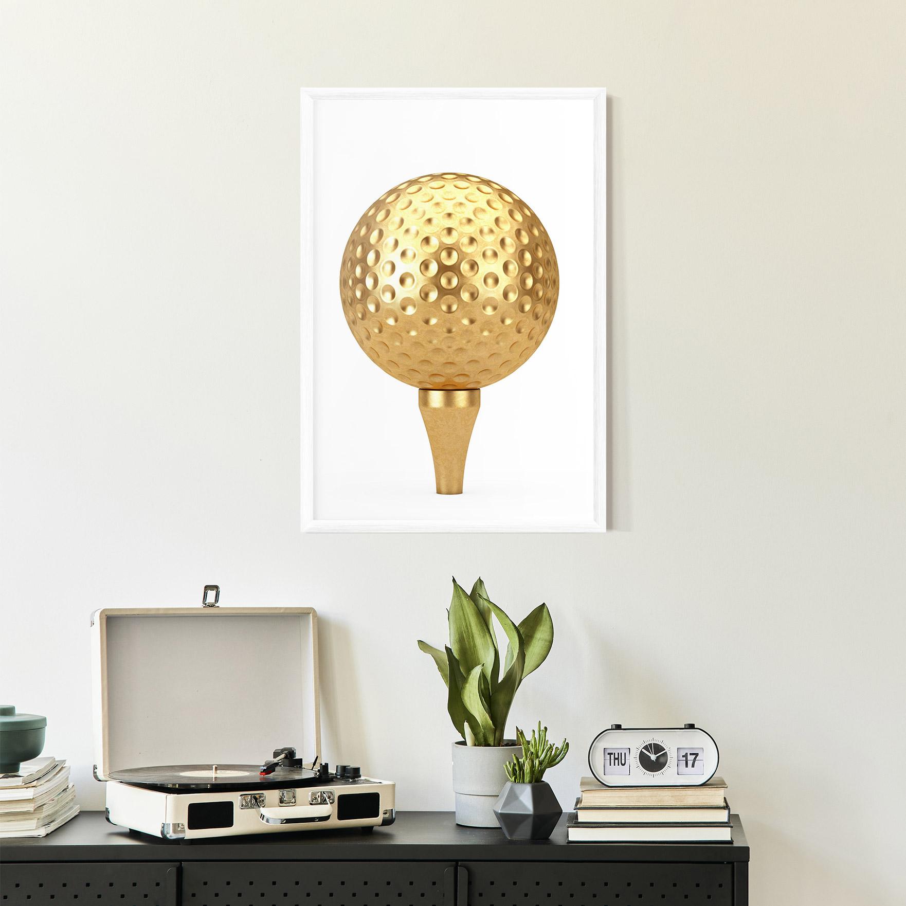 Рамкиран постер Golden Golf Ball mockup 2