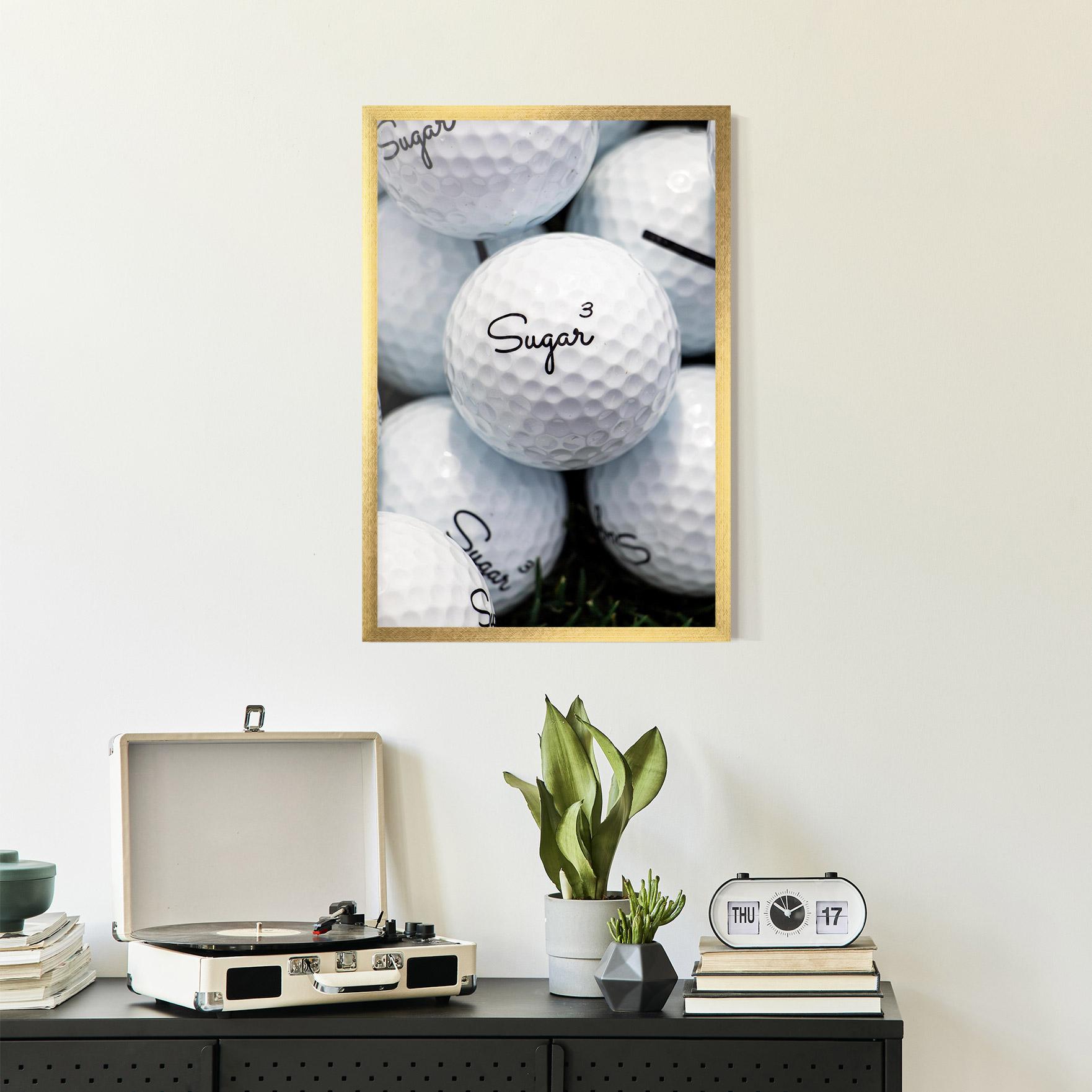 Рамкиран постер Sugar Ball Close Up mockup 2