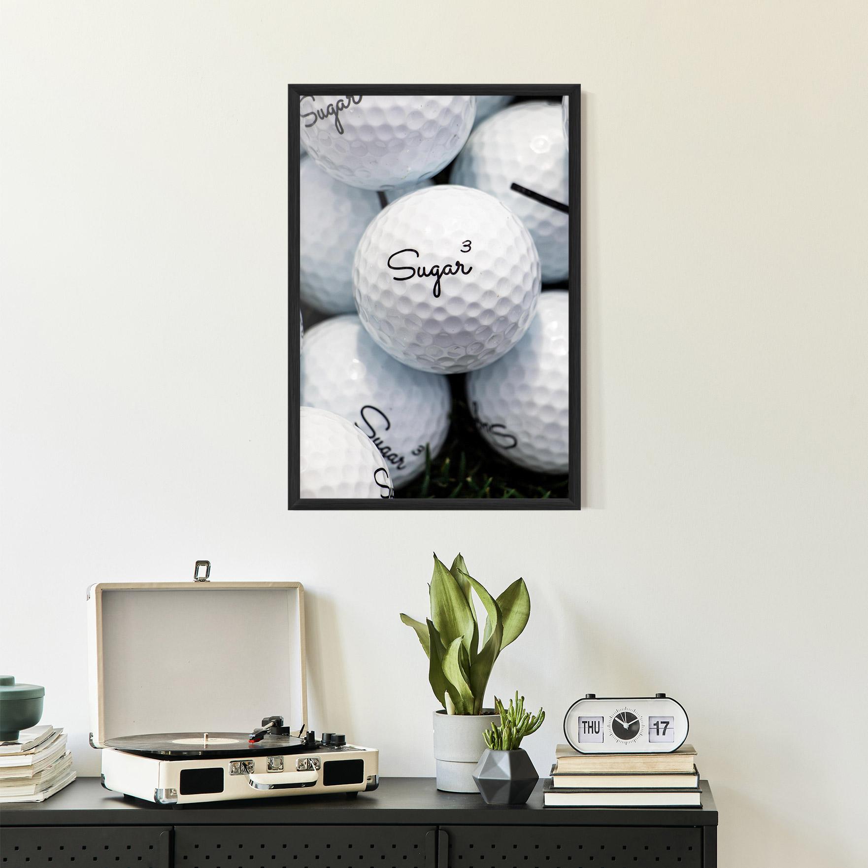 Рамкиран постер Sugar Ball Close Up mockup 2