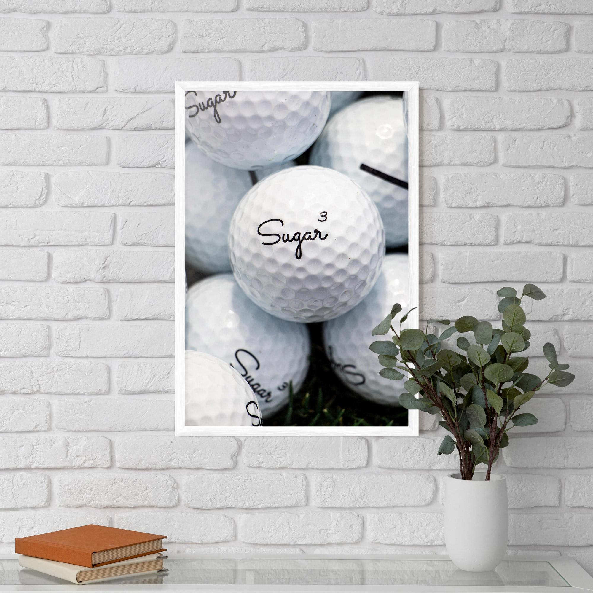 Рамкиран постер Sugar Ball Close Up mockup 5