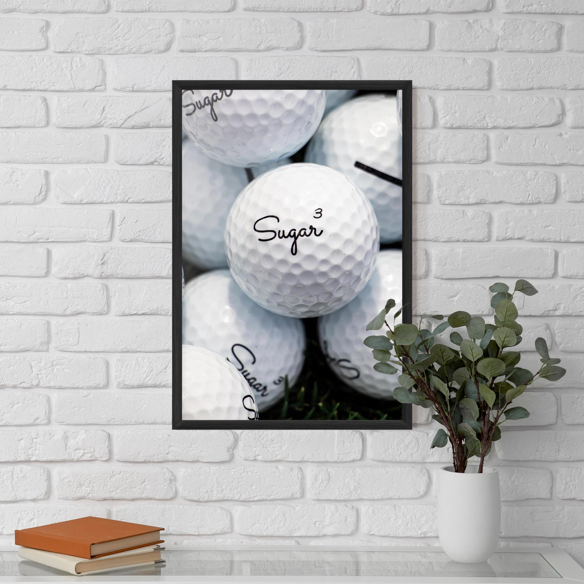 Рамкиран постер Sugar Ball Close Up mockup 5