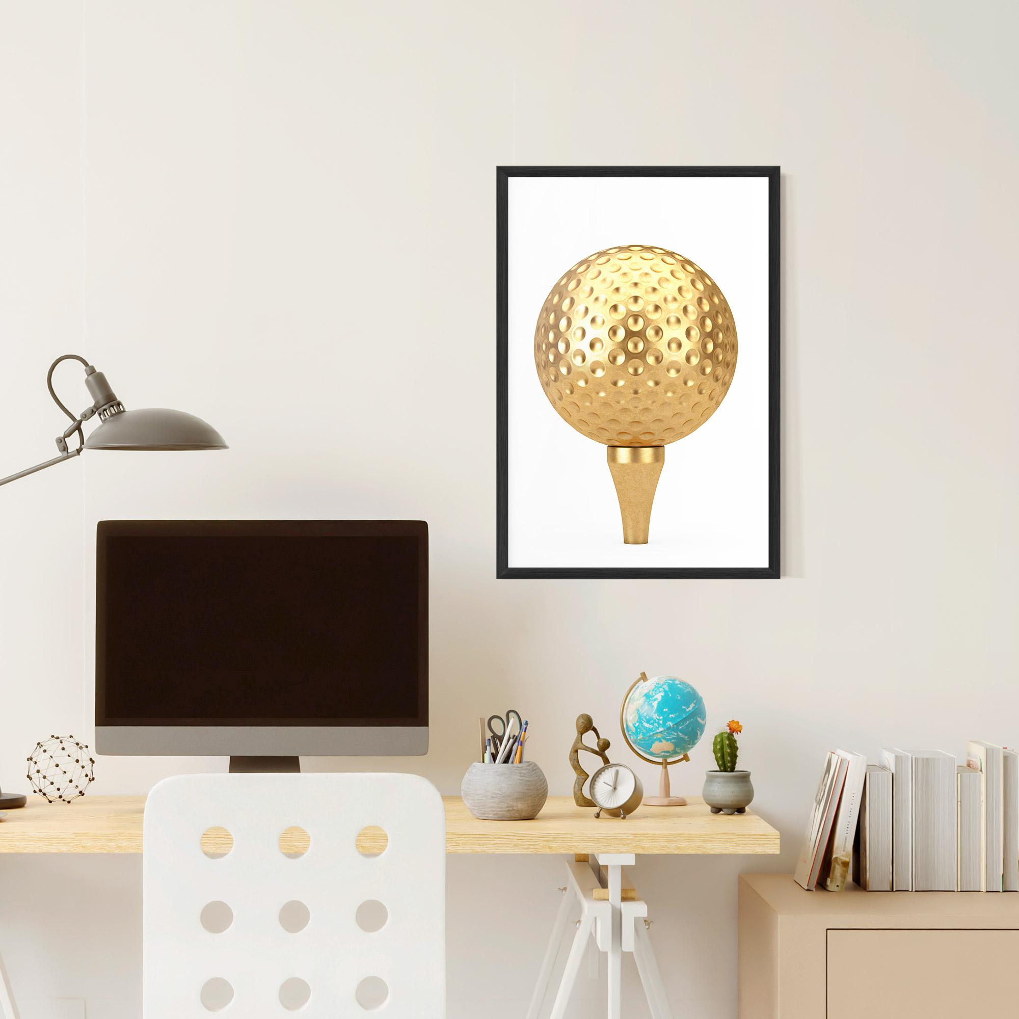 Рамкиран постер Golden Golf Ball mockup 6