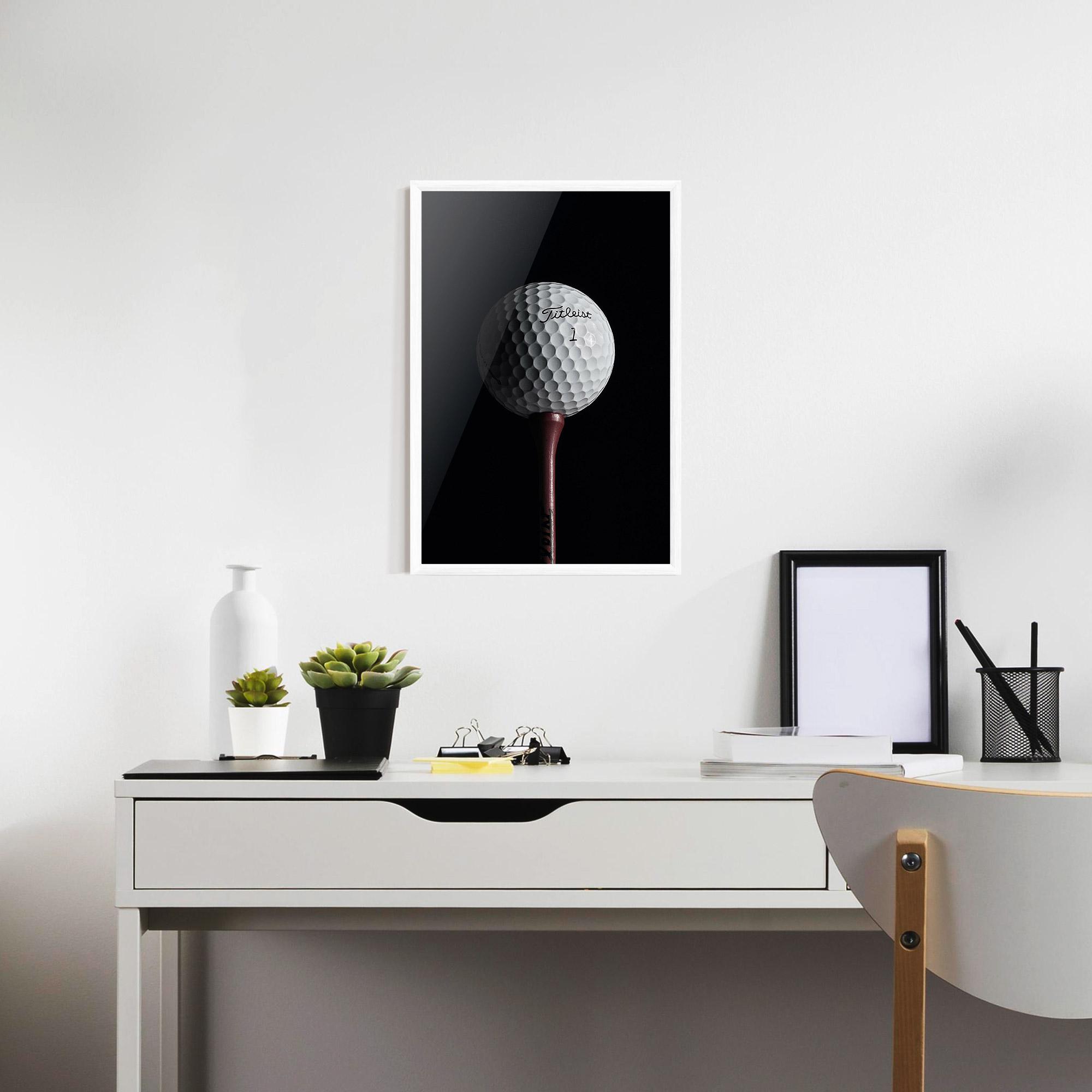 Рамкиран постер White Golf Ball On Black mockup 7