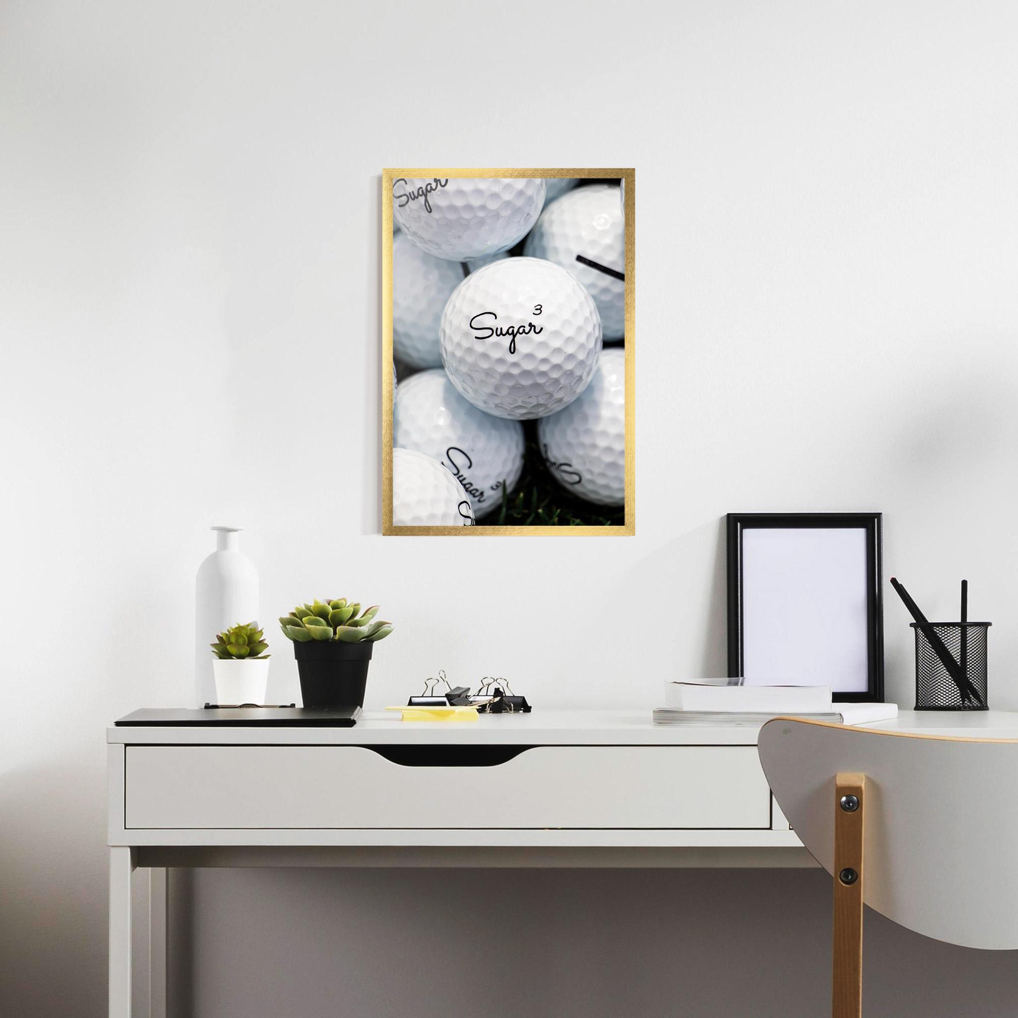 Рамкиран постер Sugar Ball Close Up mockup 7