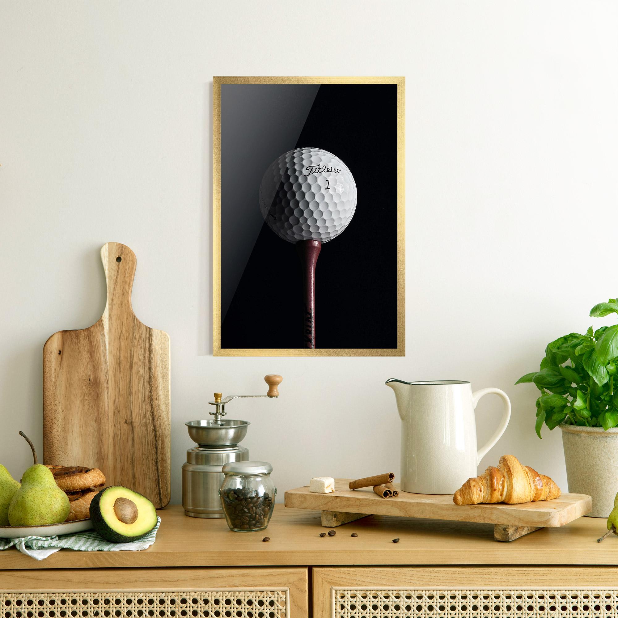 Рамкиран постер White Golf Ball On Black mockup 8