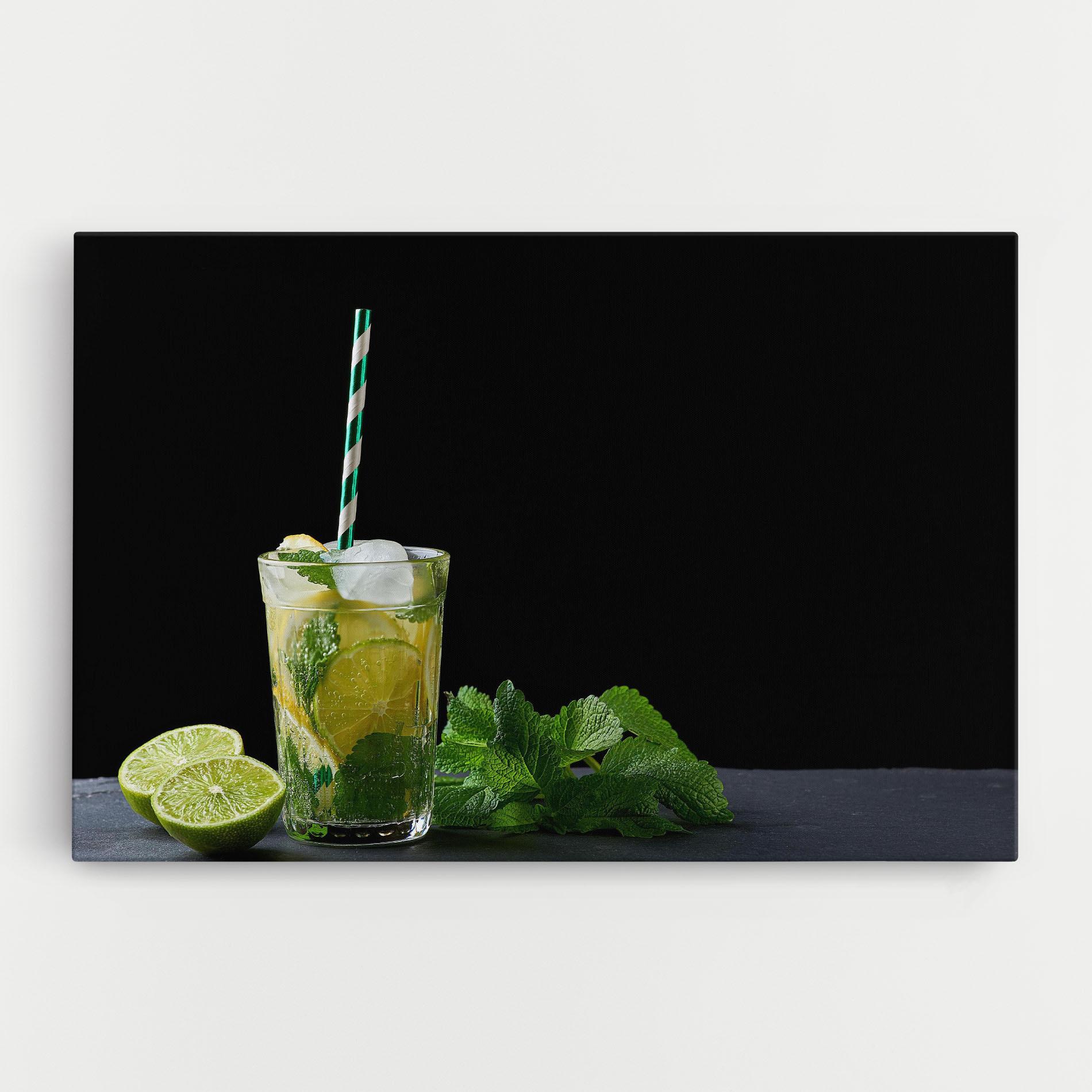 Картина на платно Refreshing Drink mockup 0