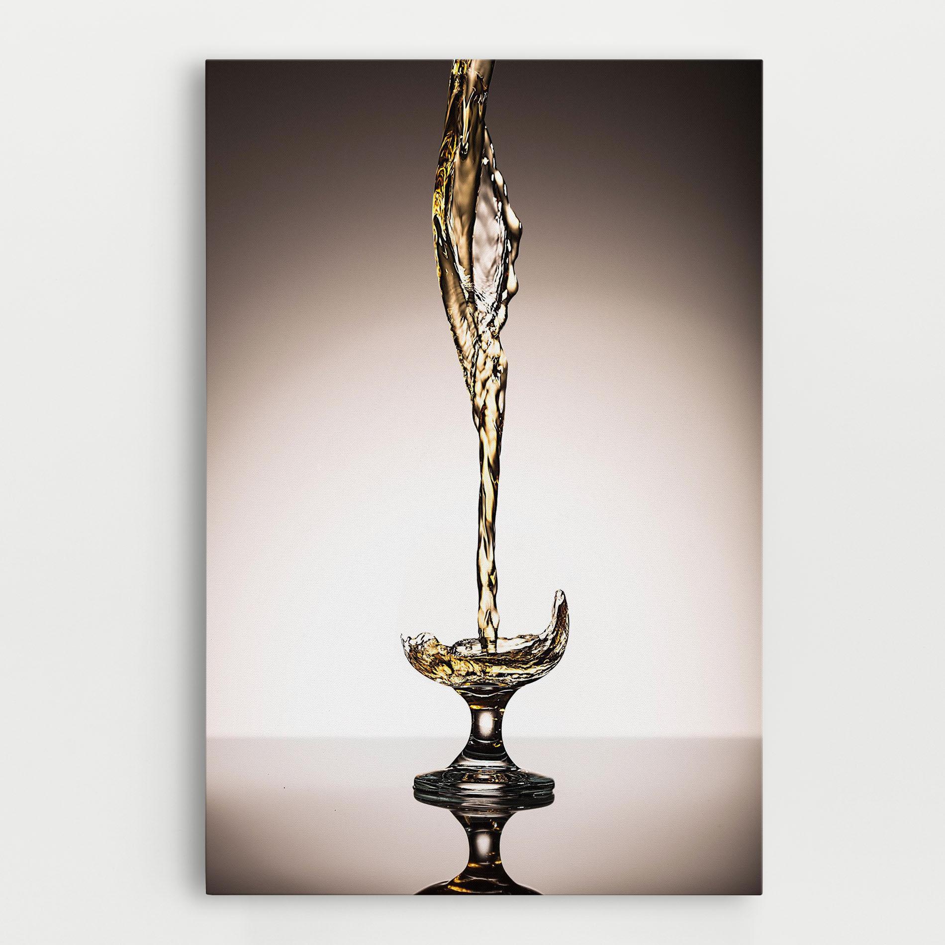 Картина на платно White Wine Splash mockup 0