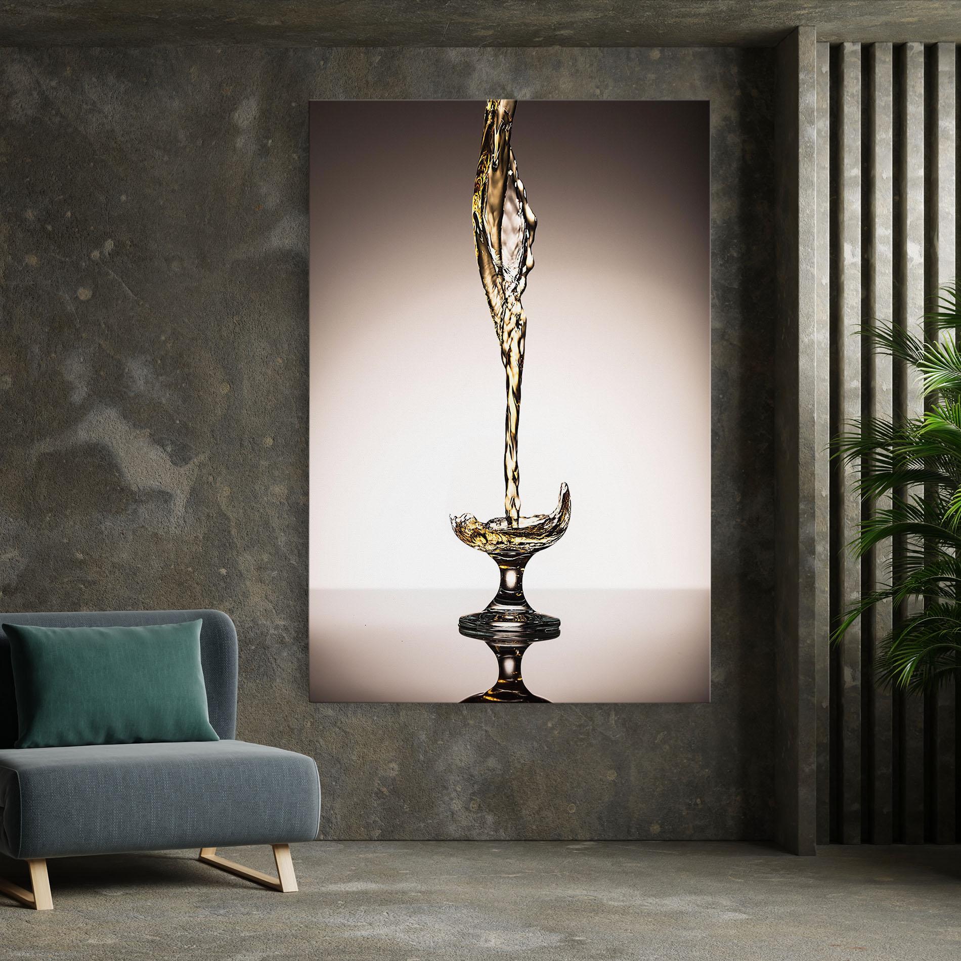 Картина на платно White Wine Splash mockup 7